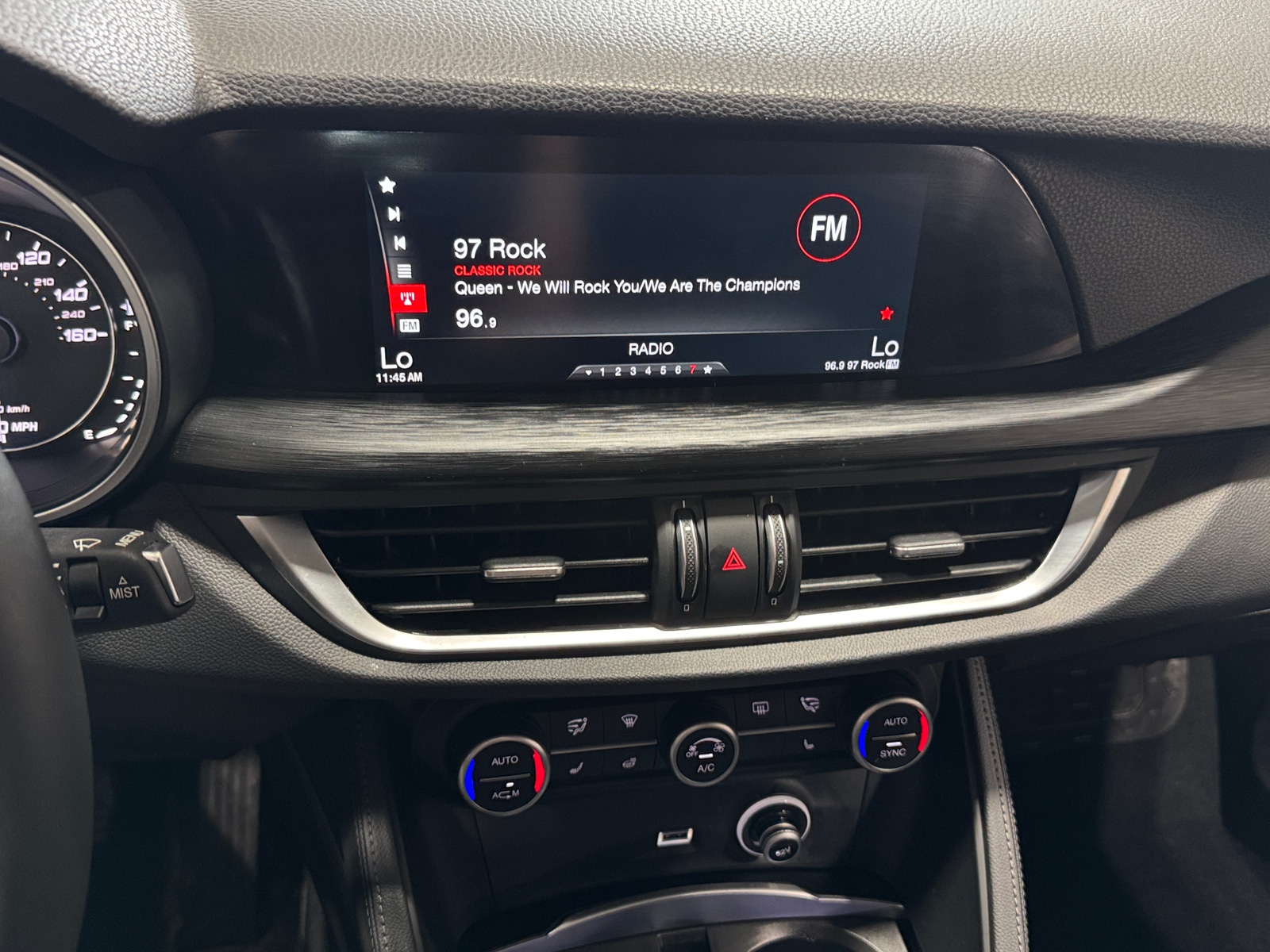 Thumbnail: 2019 Alfa Romeo Stelvio - 3