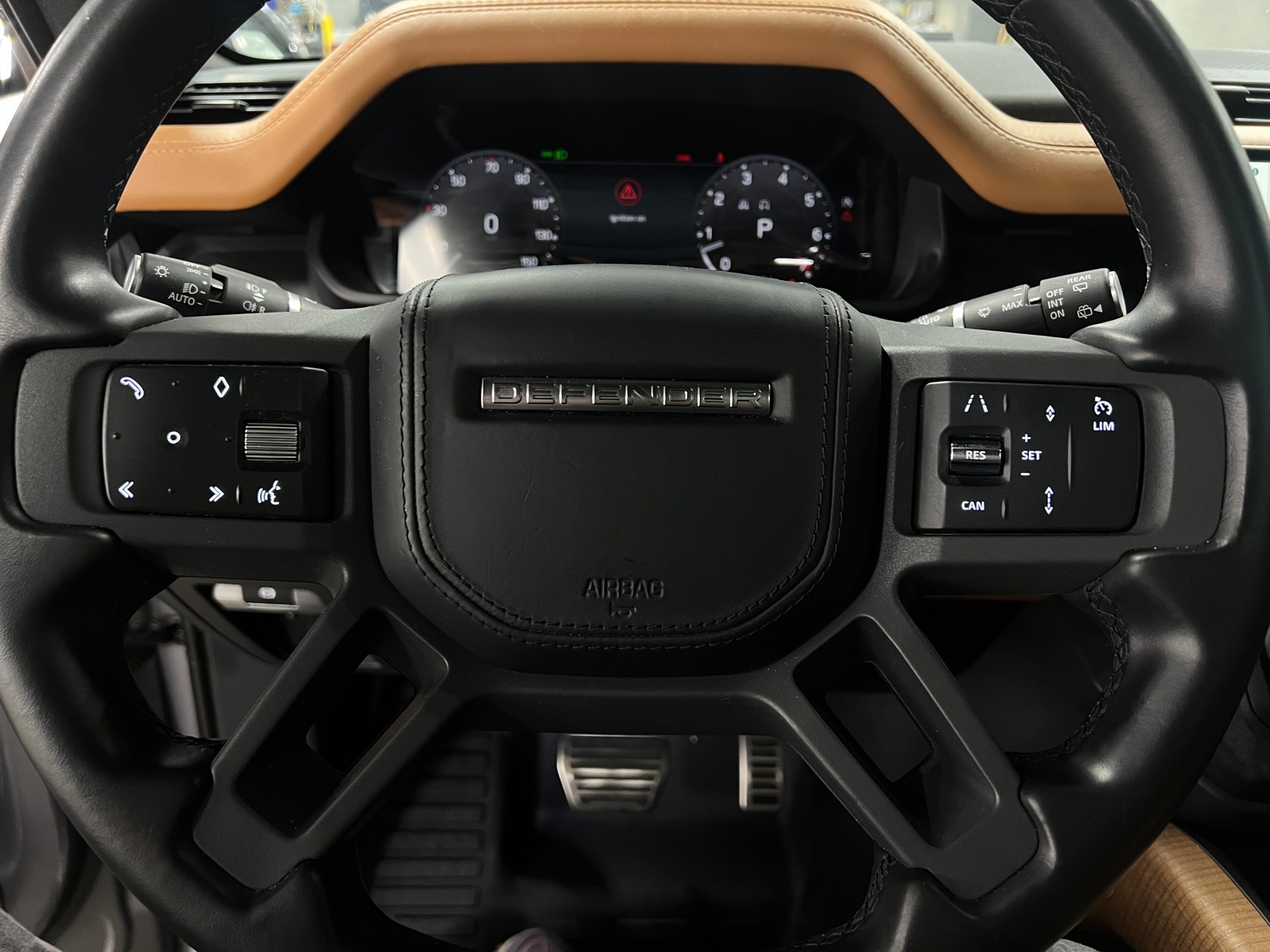 Thumbnail: 2023 Land Rover Defender - 4