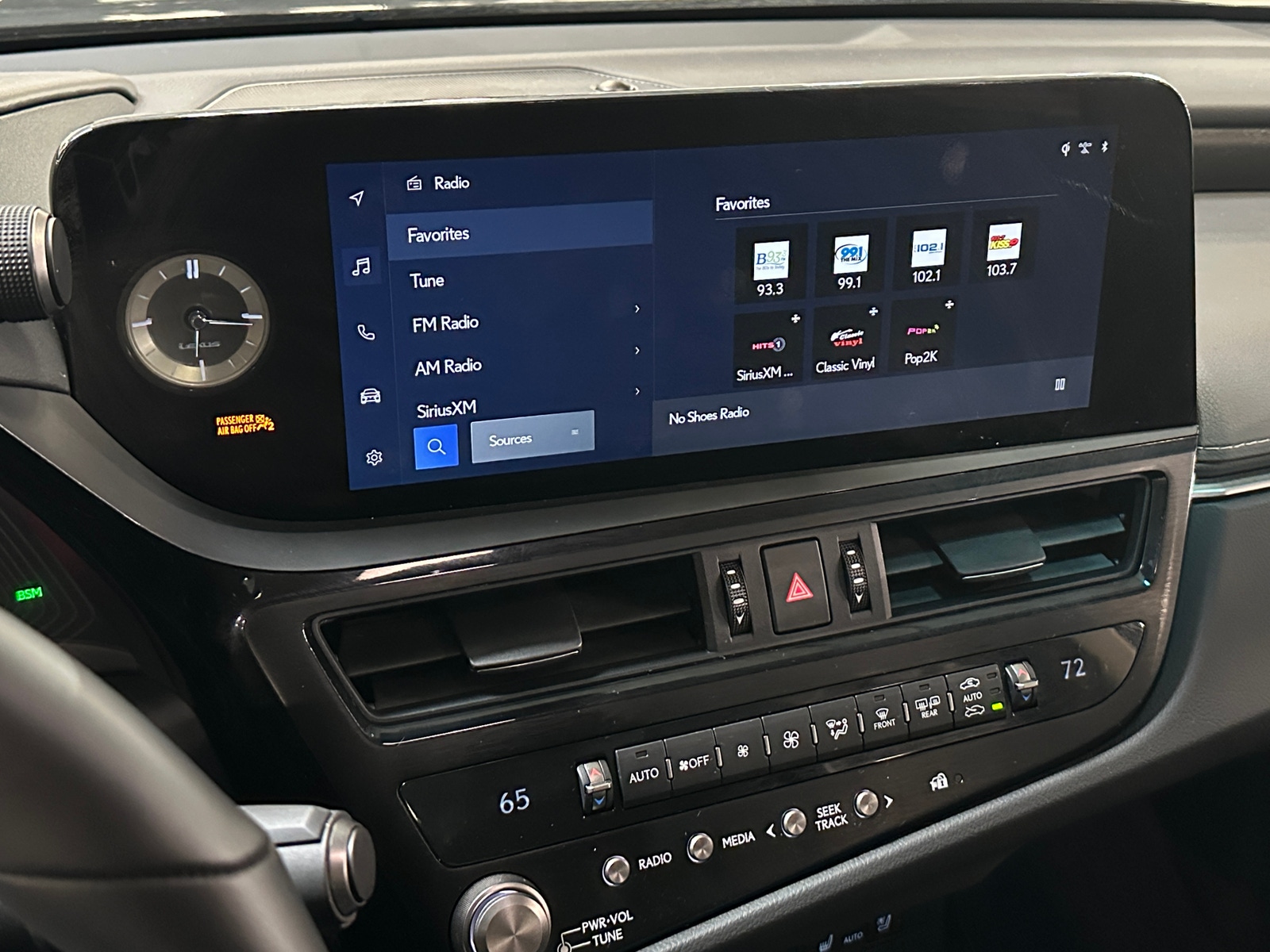 Thumbnail: 2025 Lexus ES - 3