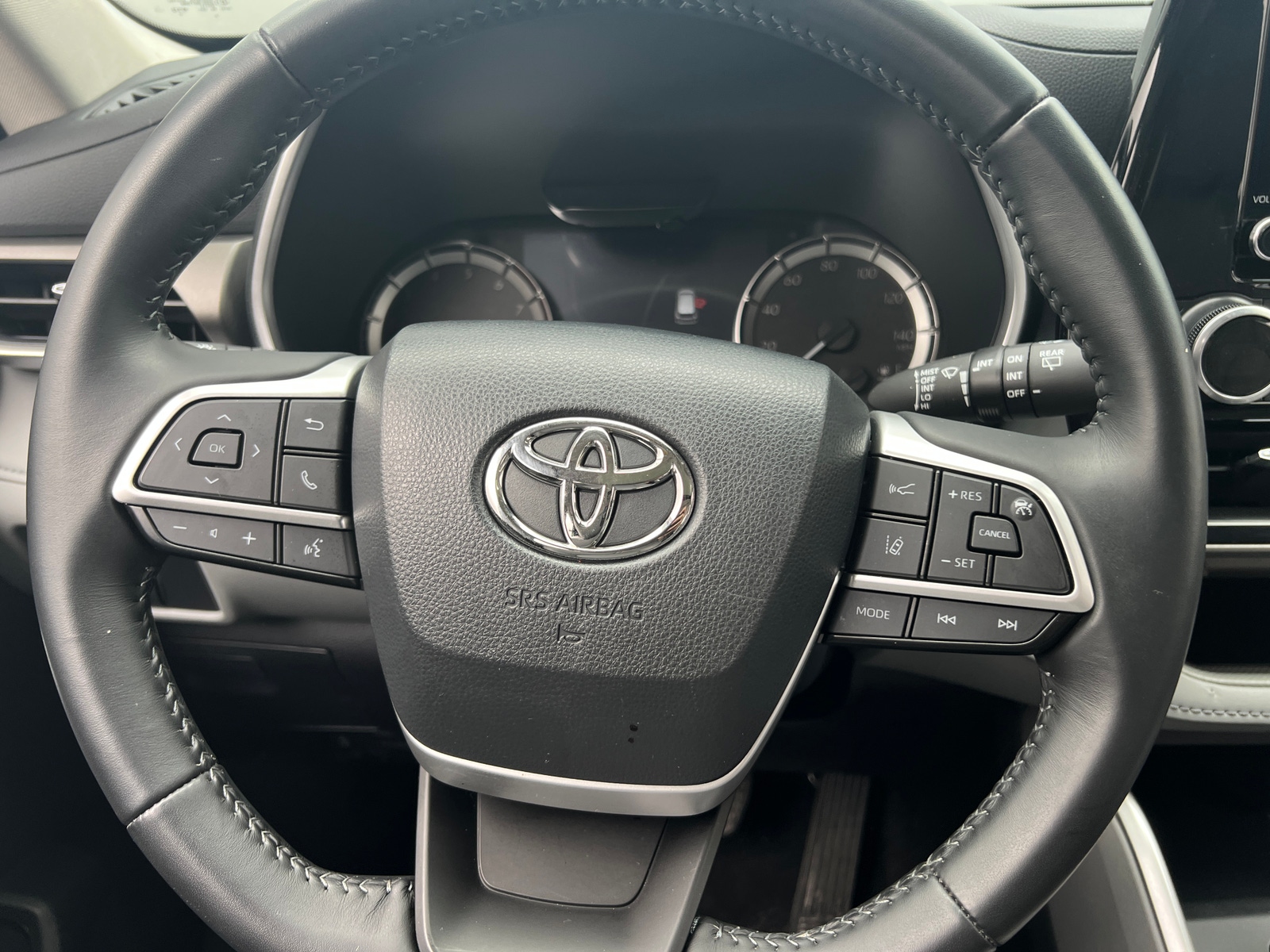 Thumbnail: 2023 Toyota Highlander - 5