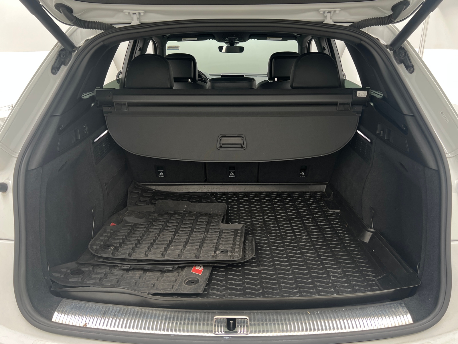 Thumbnail: 2019 Audi SQ5 - 6