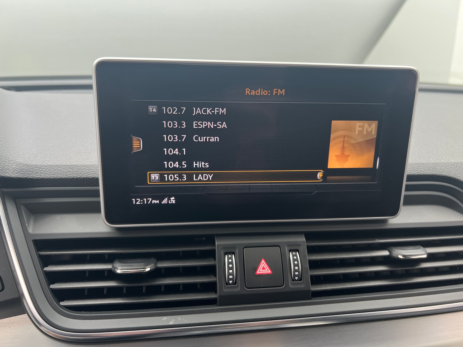 Thumbnail: 2019 Audi SQ5 - 3