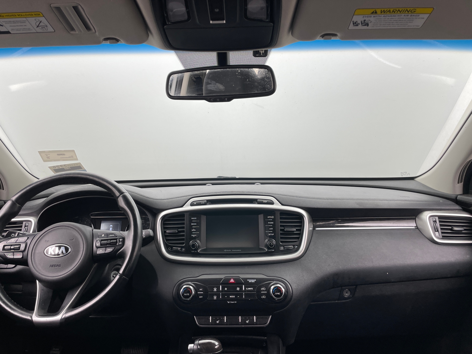 Thumbnail: 2017 Kia Sorento - 3