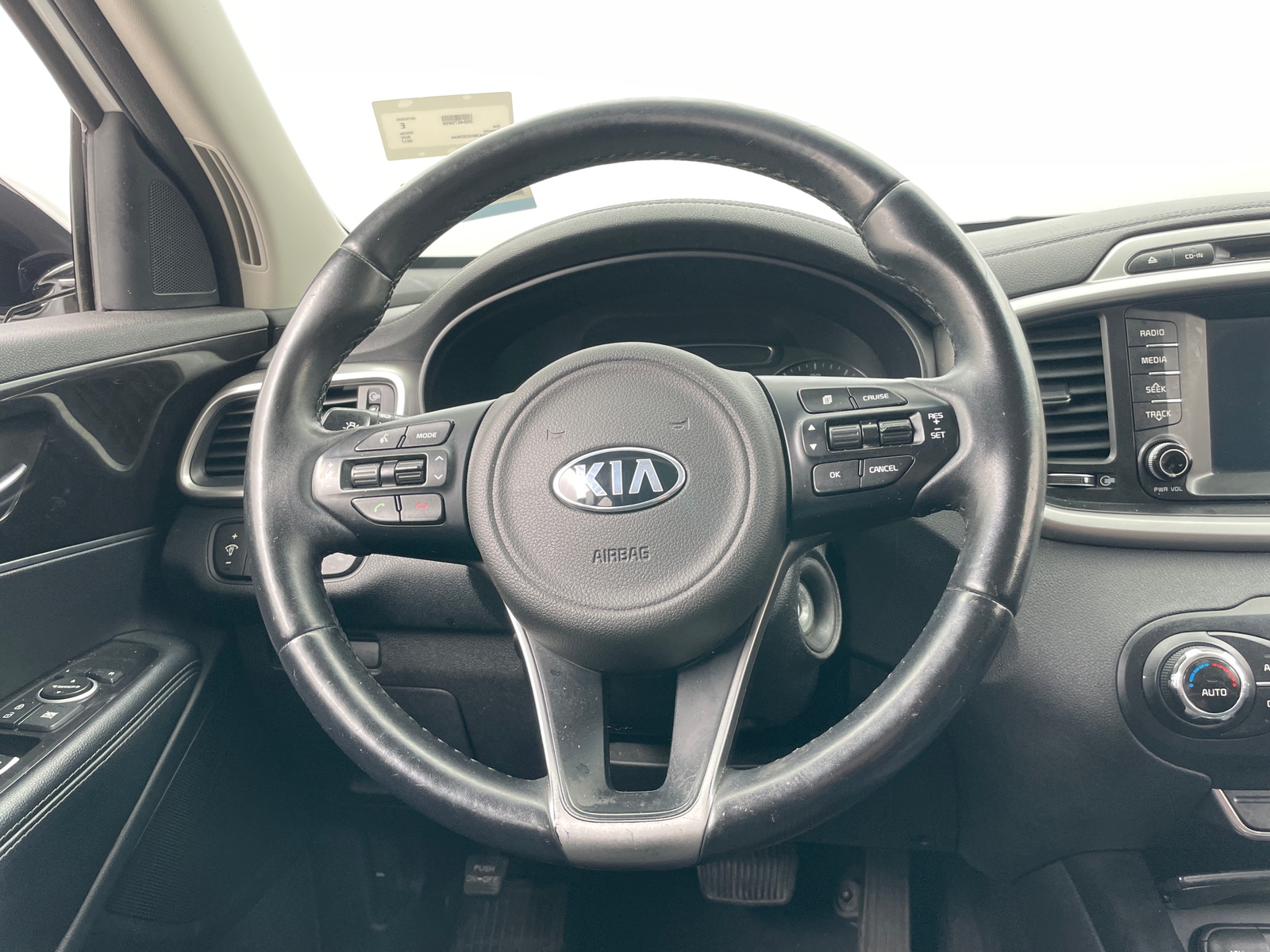 Thumbnail: 2017 Kia Sorento - 5