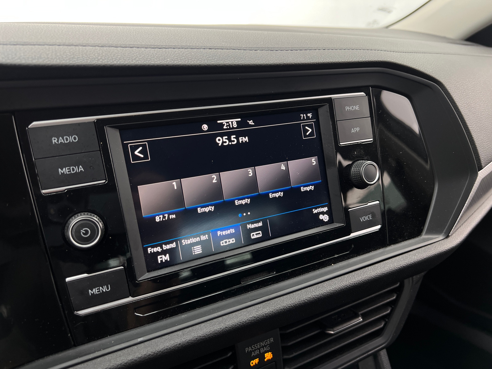 Thumbnail: 2022 Volkswagen Jetta - 4