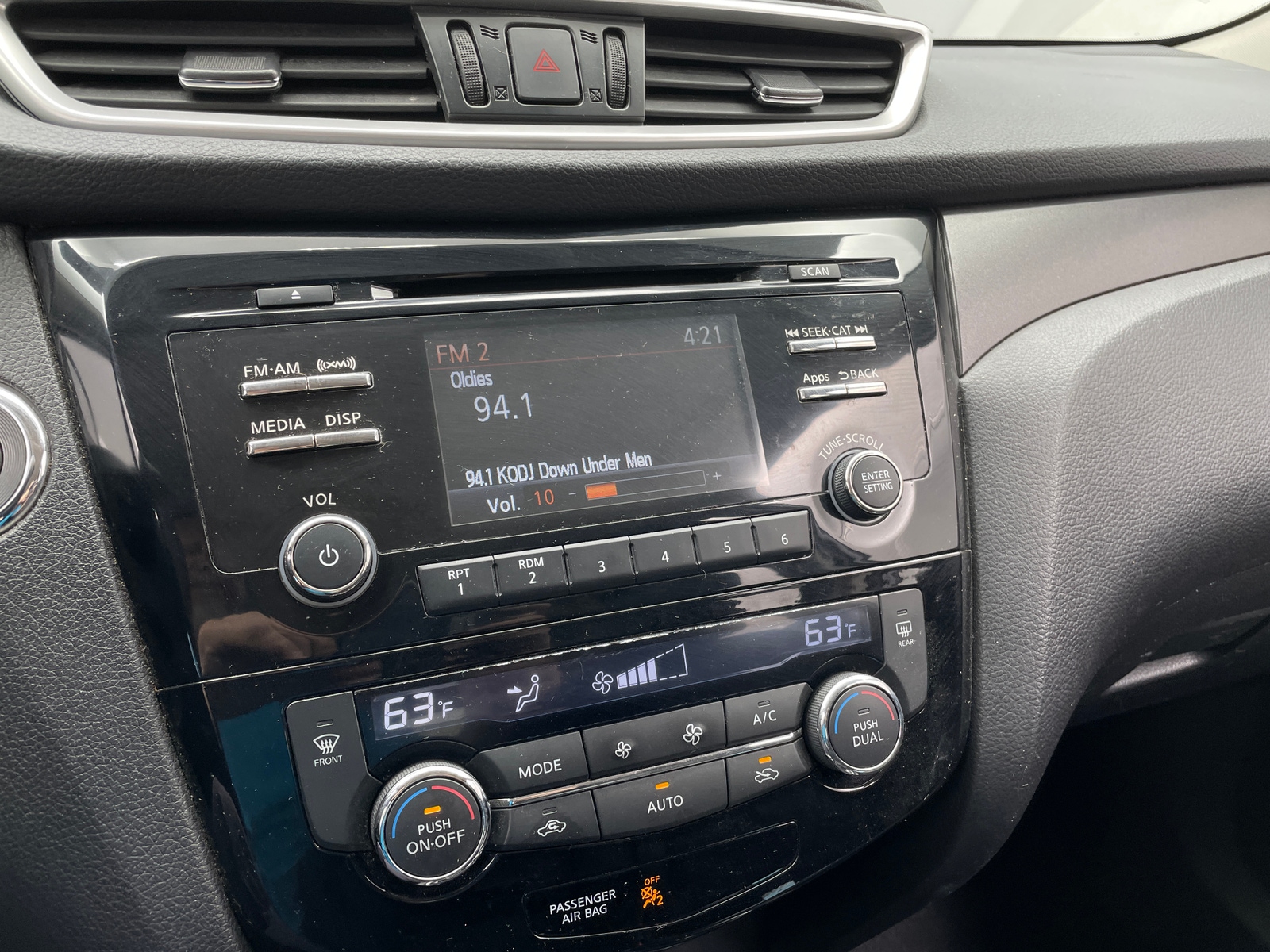 Thumbnail: 2015 Nissan Rogue - 4
