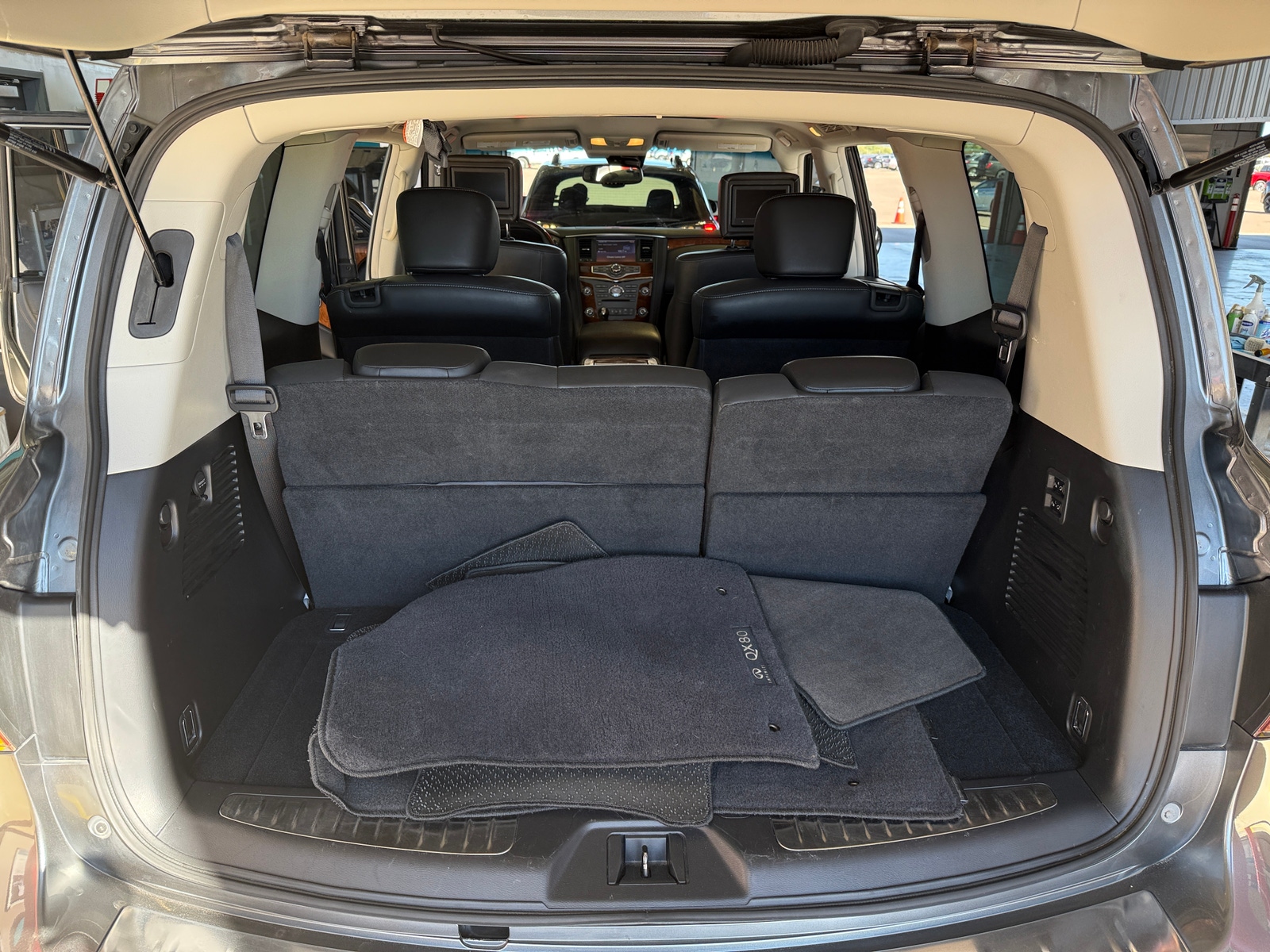Thumbnail: 2017 INFINITI QX80 - 6