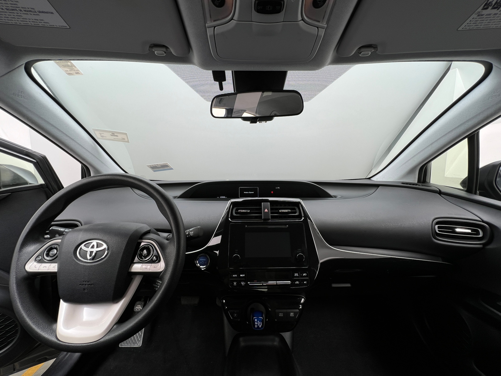 Thumbnail: 2017 Toyota Prius - 3