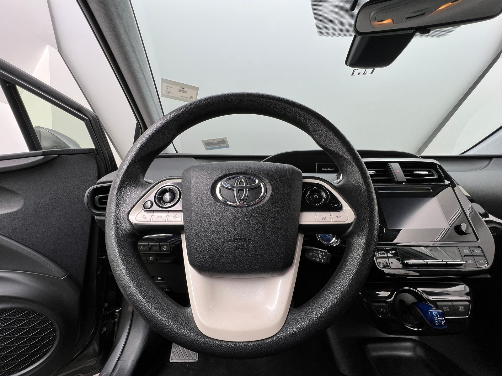 Thumbnail: 2017 Toyota Prius - 5