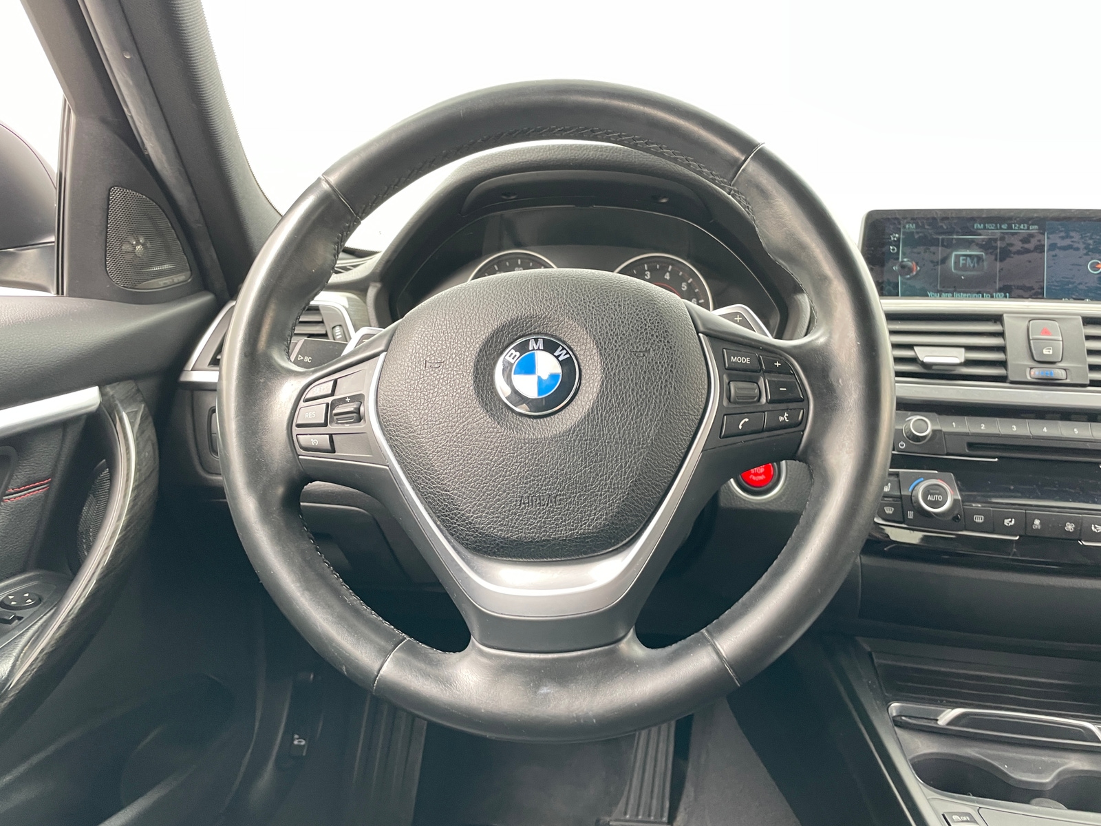 Thumbnail: 2017 BMW 3 Series - 4
