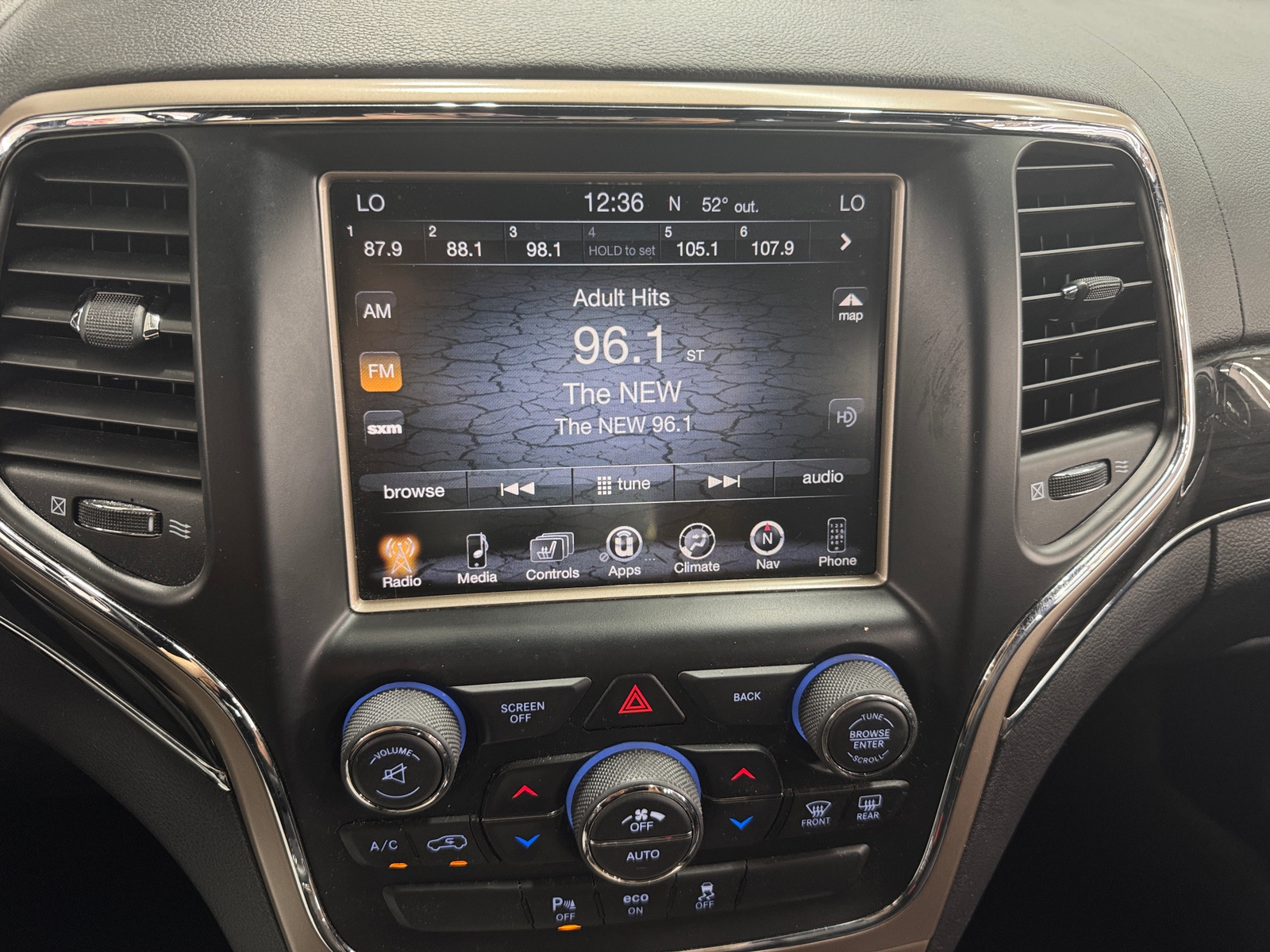 Thumbnail: 2015 Jeep Grand Cherokee - 3