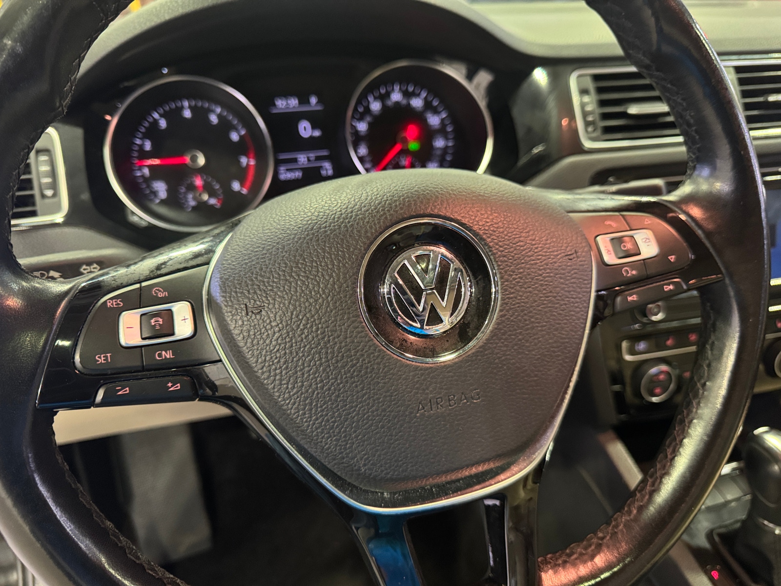 Thumbnail: 2017 Volkswagen Jetta - 4