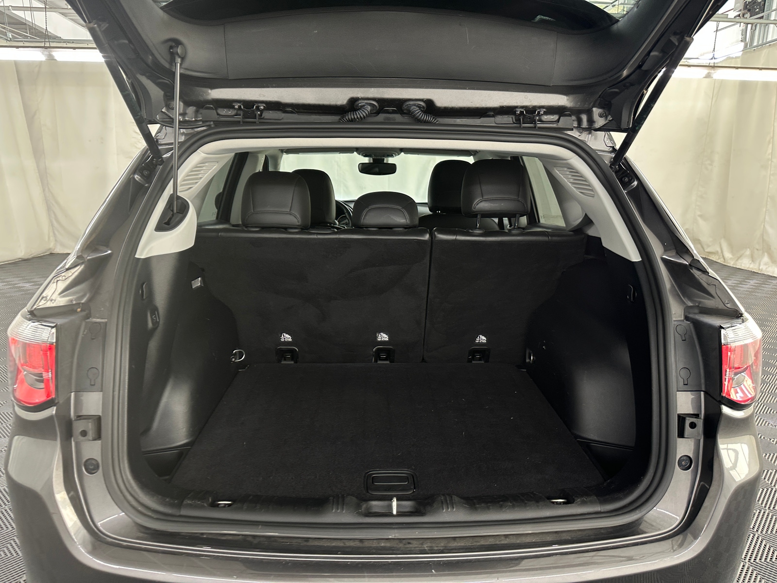 Thumbnail: 2018 Jeep Compass - 6