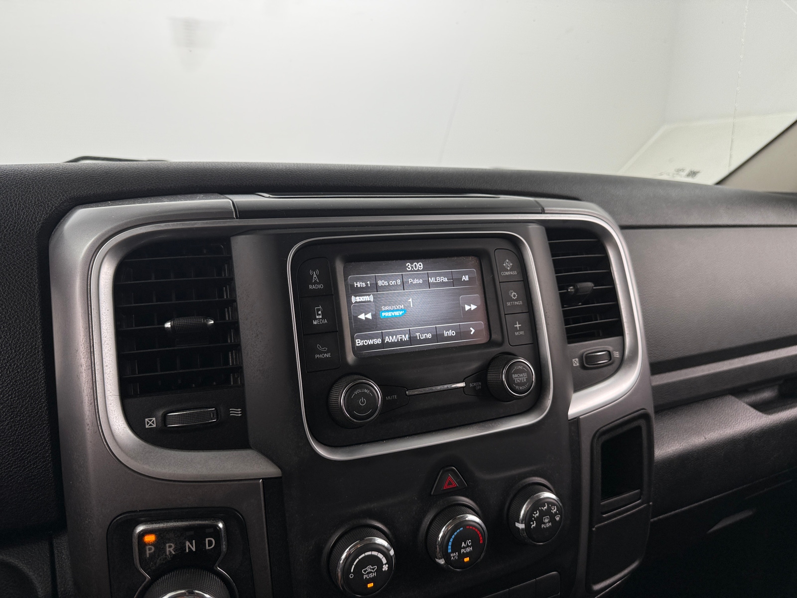 Thumbnail: 2021 RAM 1500 Classic - 4