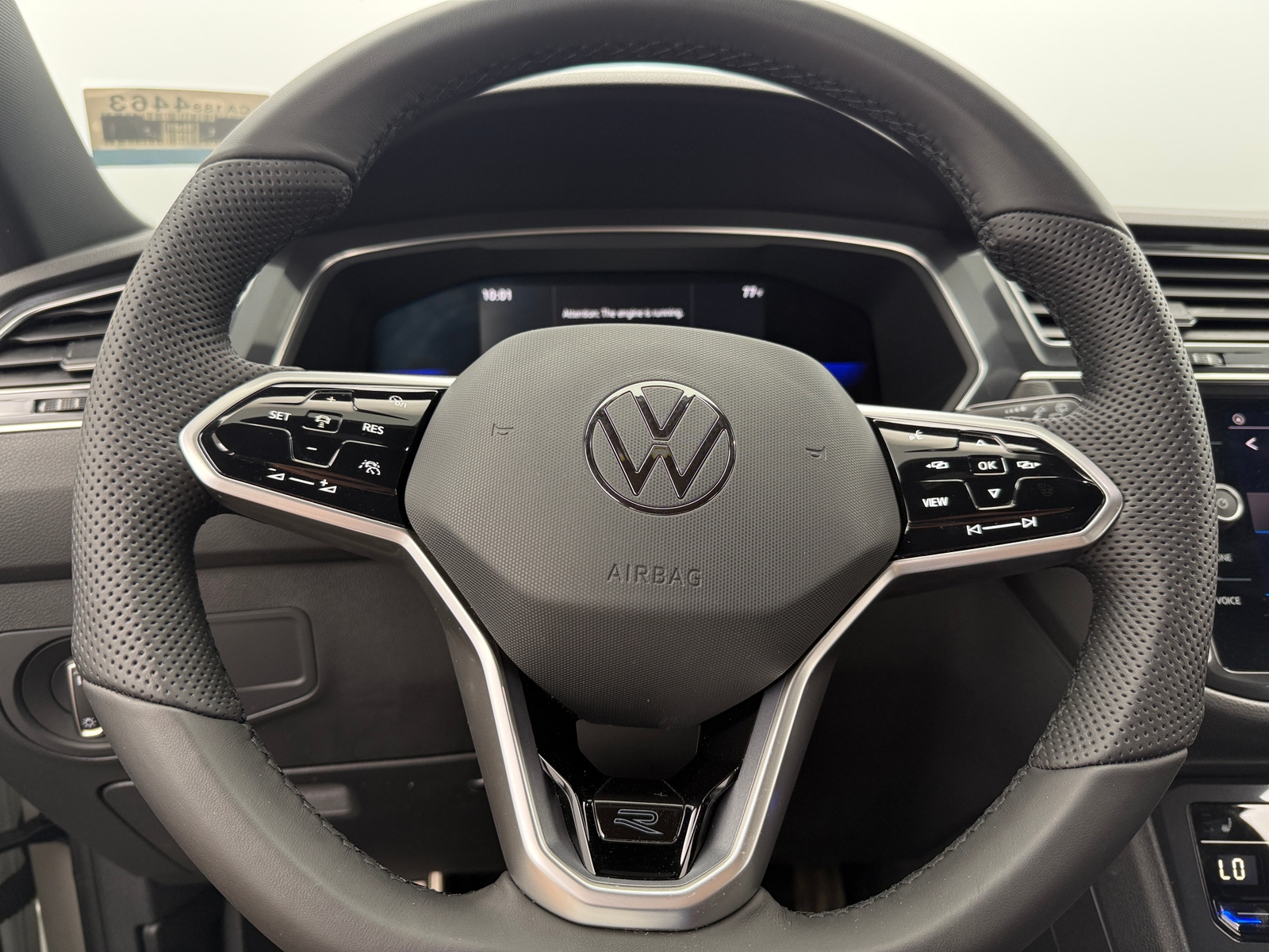Thumbnail: 2022 Volkswagen Tiguan - 4