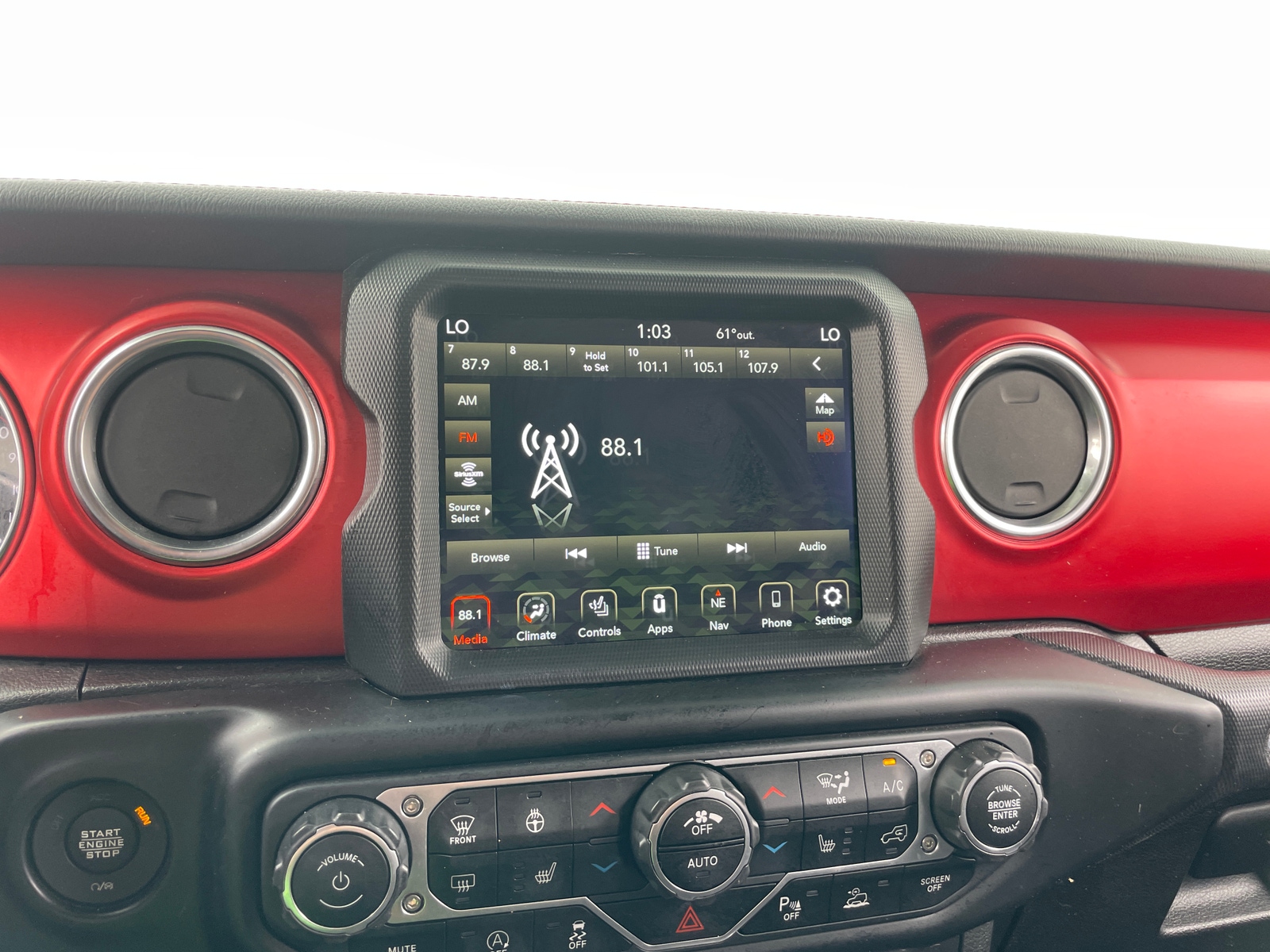 Thumbnail: 2021 Jeep Gladiator - 3