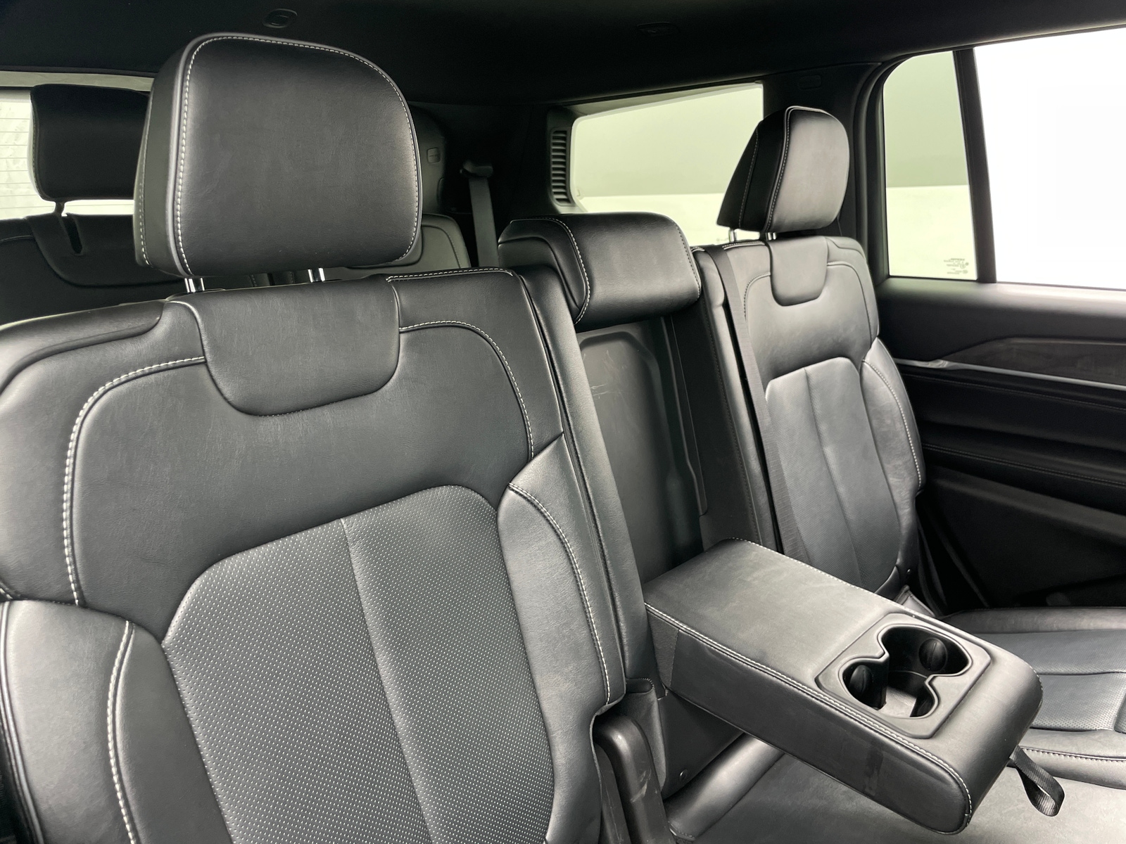 Thumbnail: 2024 Jeep Grand Cherokee L - 5