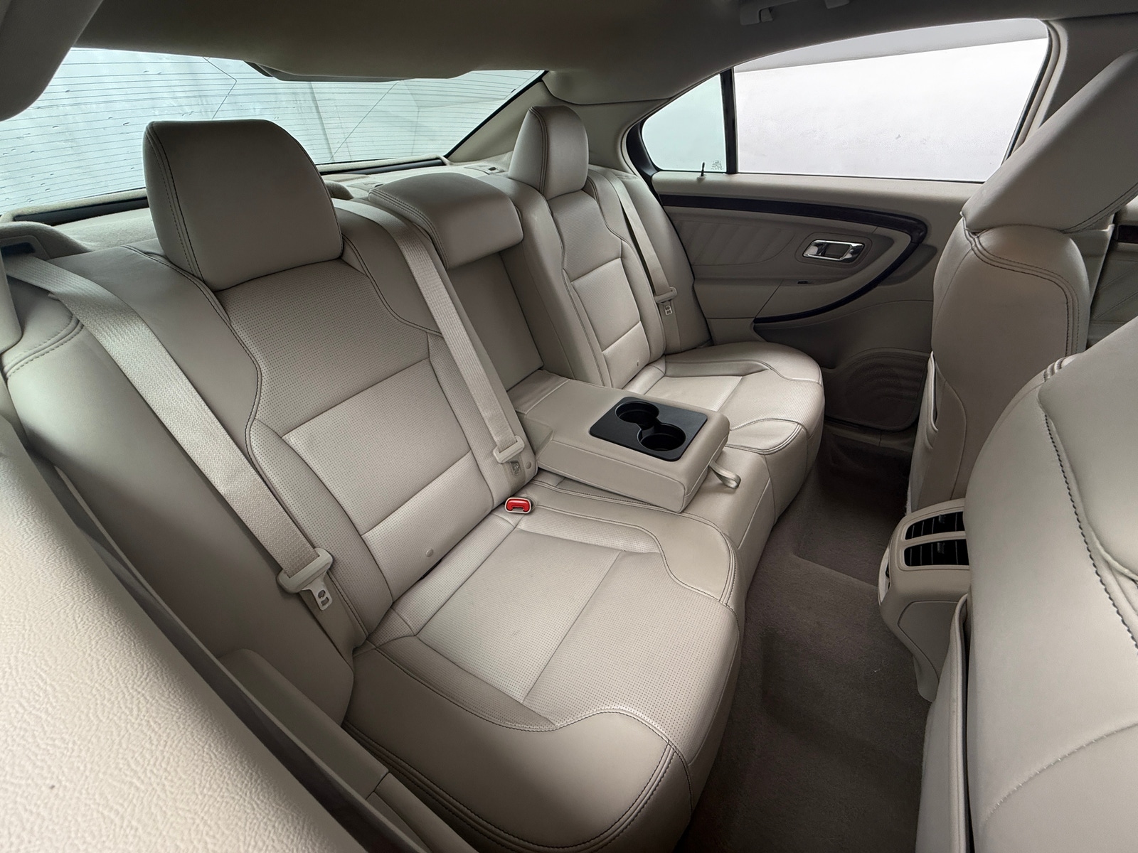 Thumbnail: 2011 Ford Taurus - 5