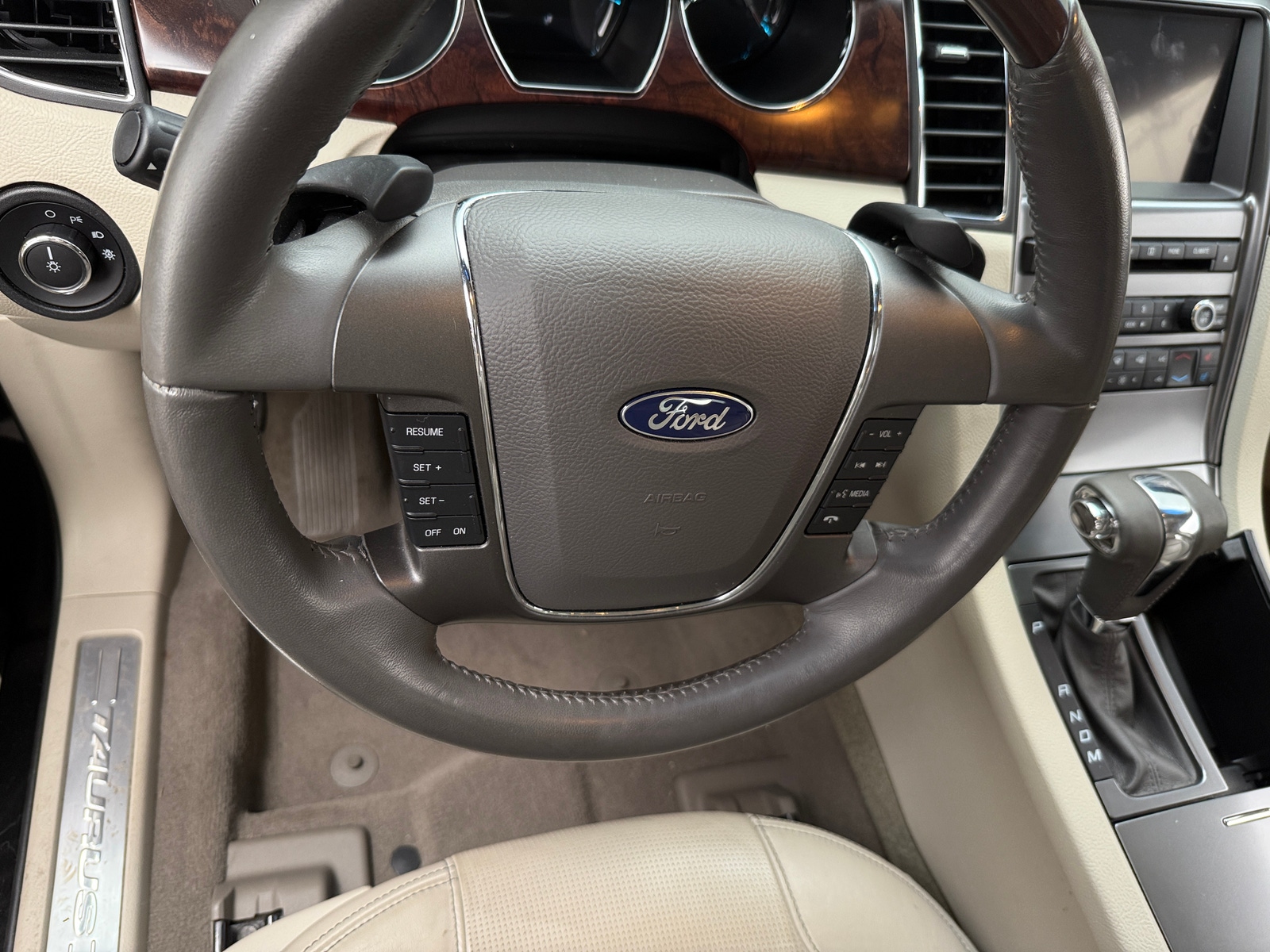 Thumbnail: 2011 Ford Taurus - 4