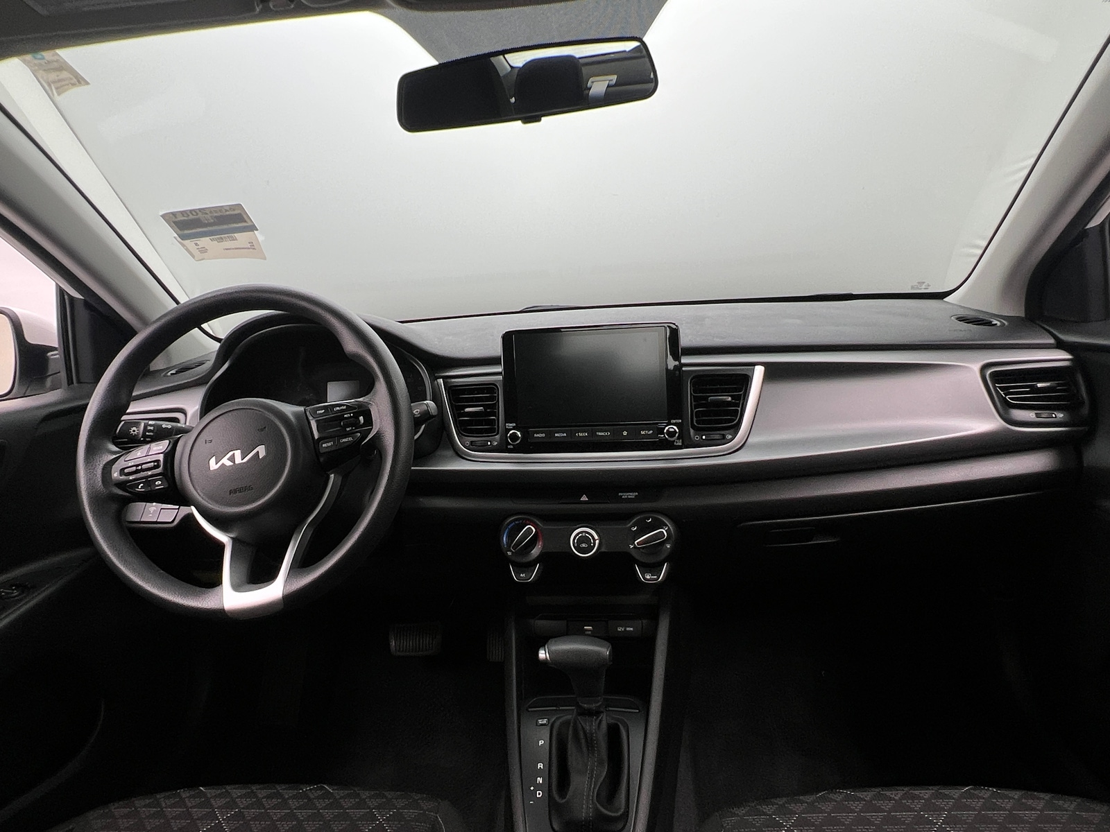 Thumbnail: 2022 Kia Rio - 3