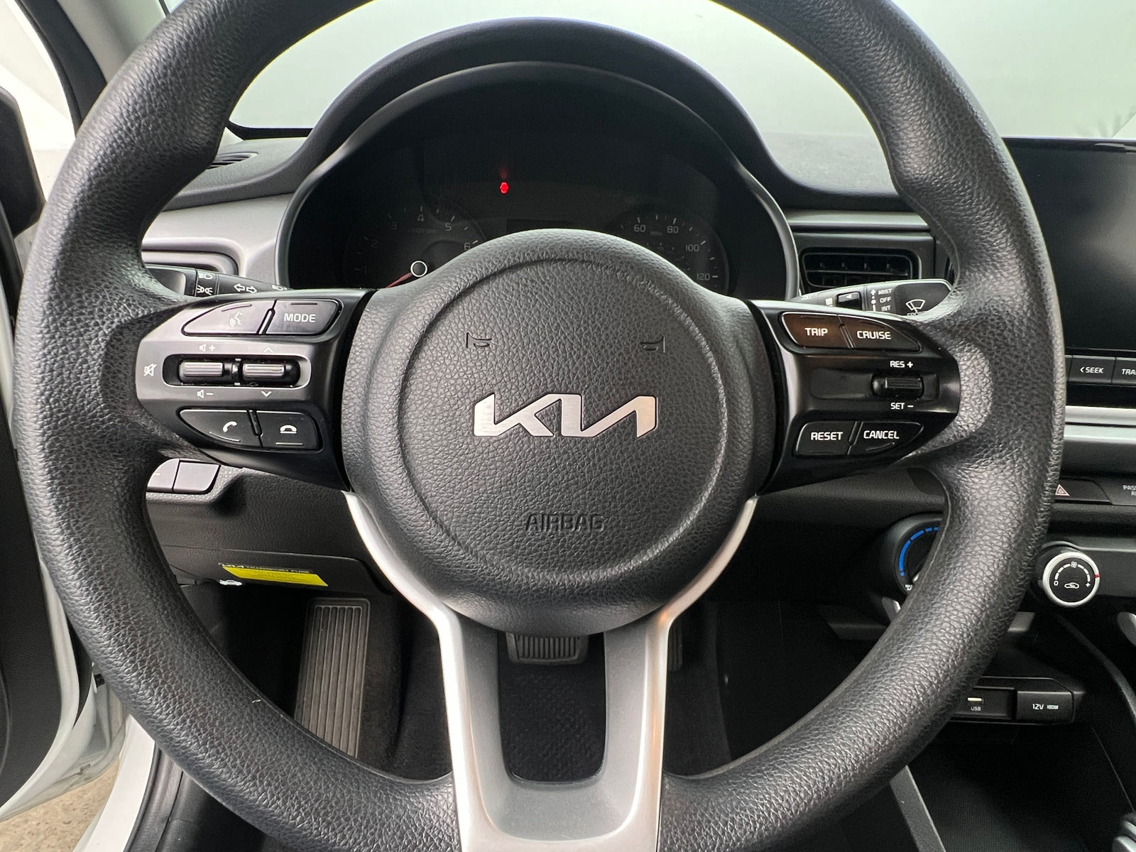 Thumbnail: 2022 Kia Rio - 5