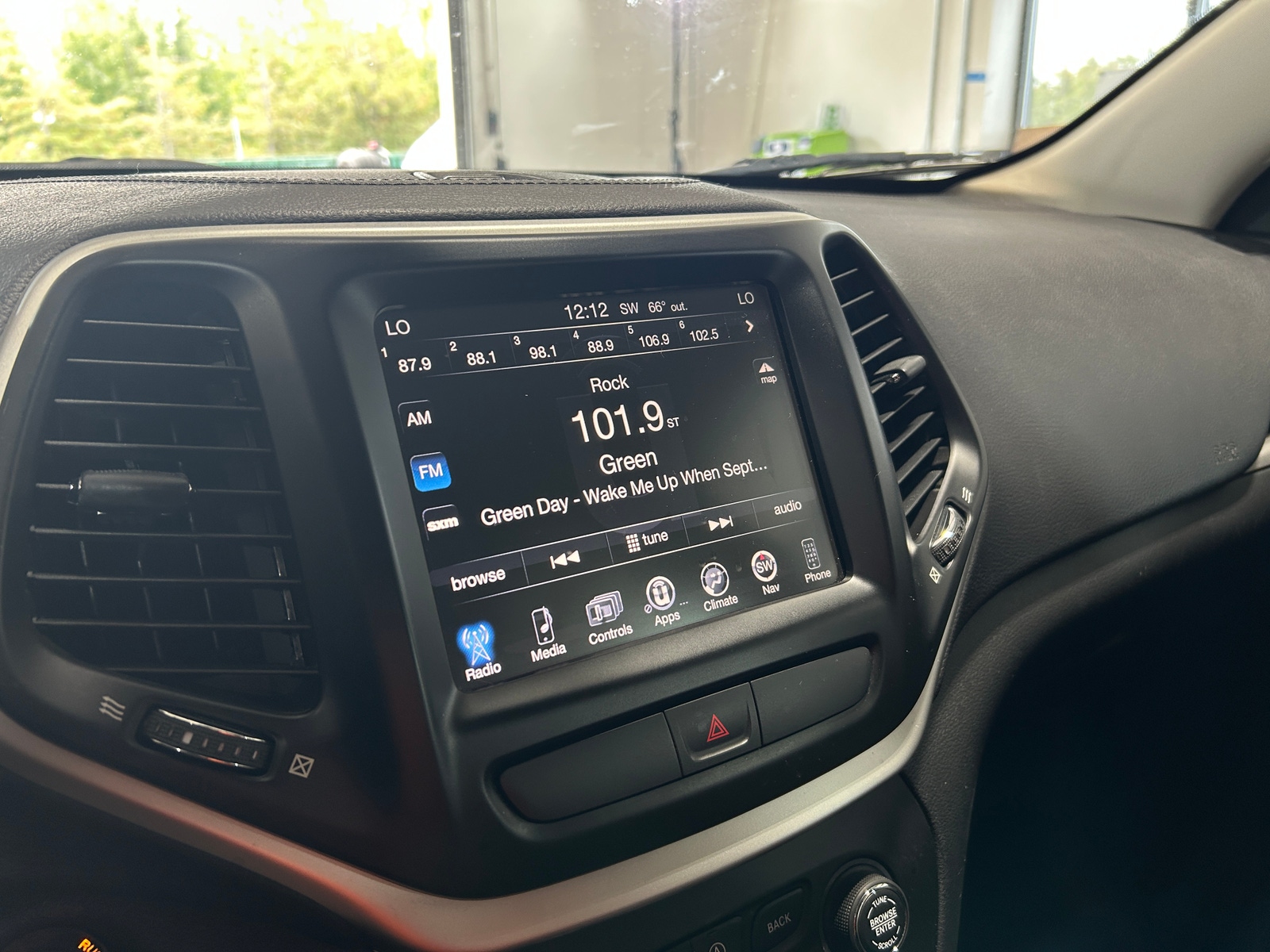 Thumbnail: 2016 Jeep Cherokee - 3