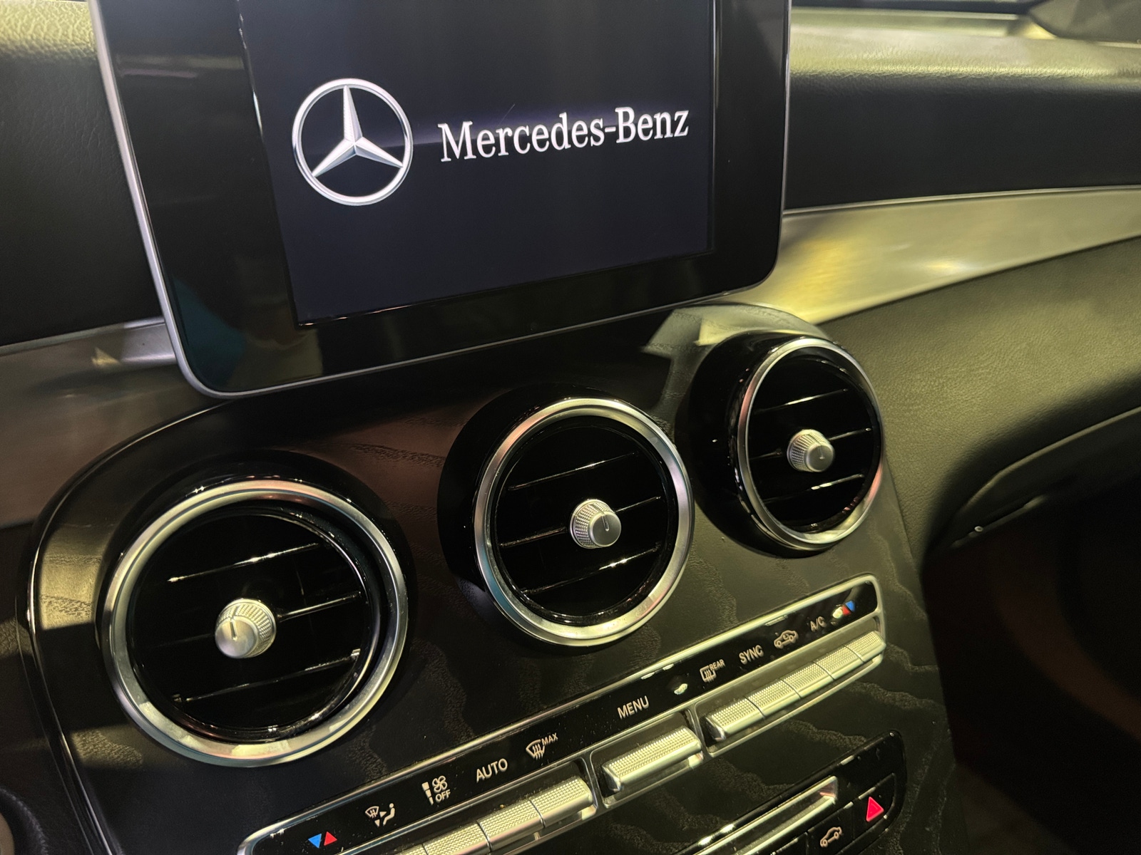 Thumbnail: 2019 Mercedes-Benz GLC - 3