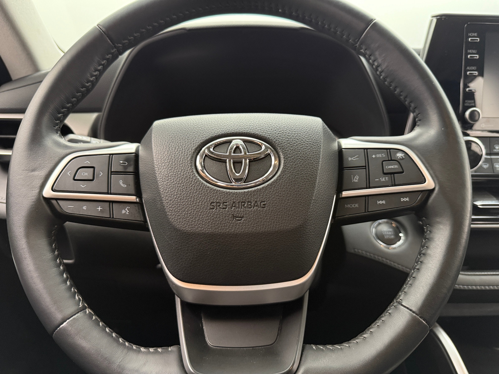 Thumbnail: 2022 Toyota Highlander - 5