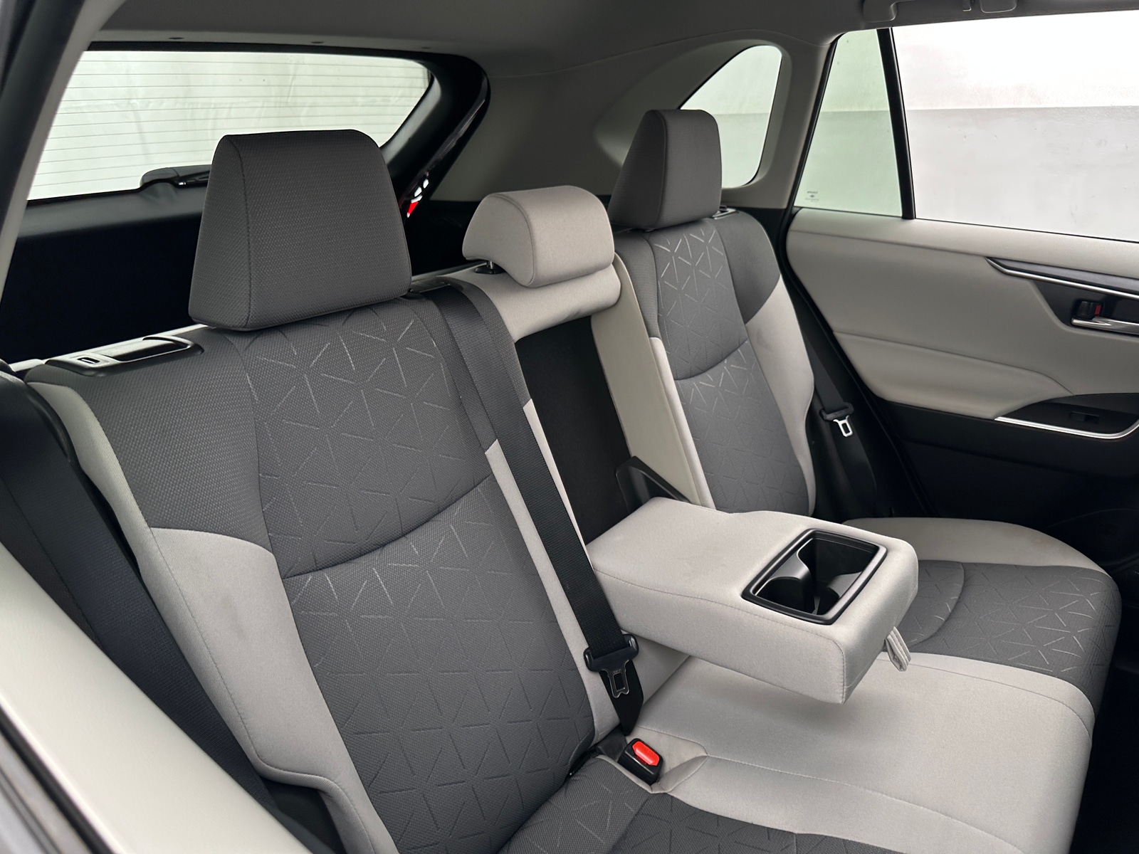 Thumbnail: 2021 Toyota RAV4 - 6