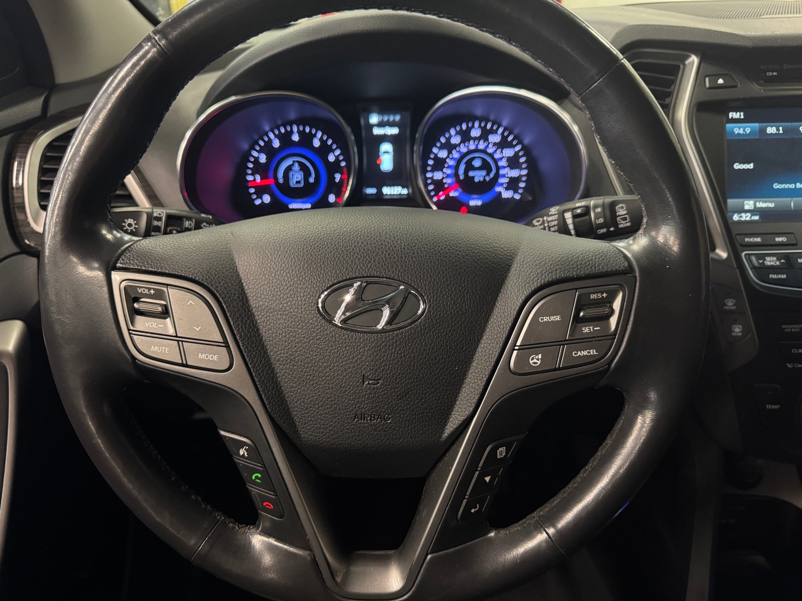 Thumbnail: 2015 Hyundai Santa Fe - 4