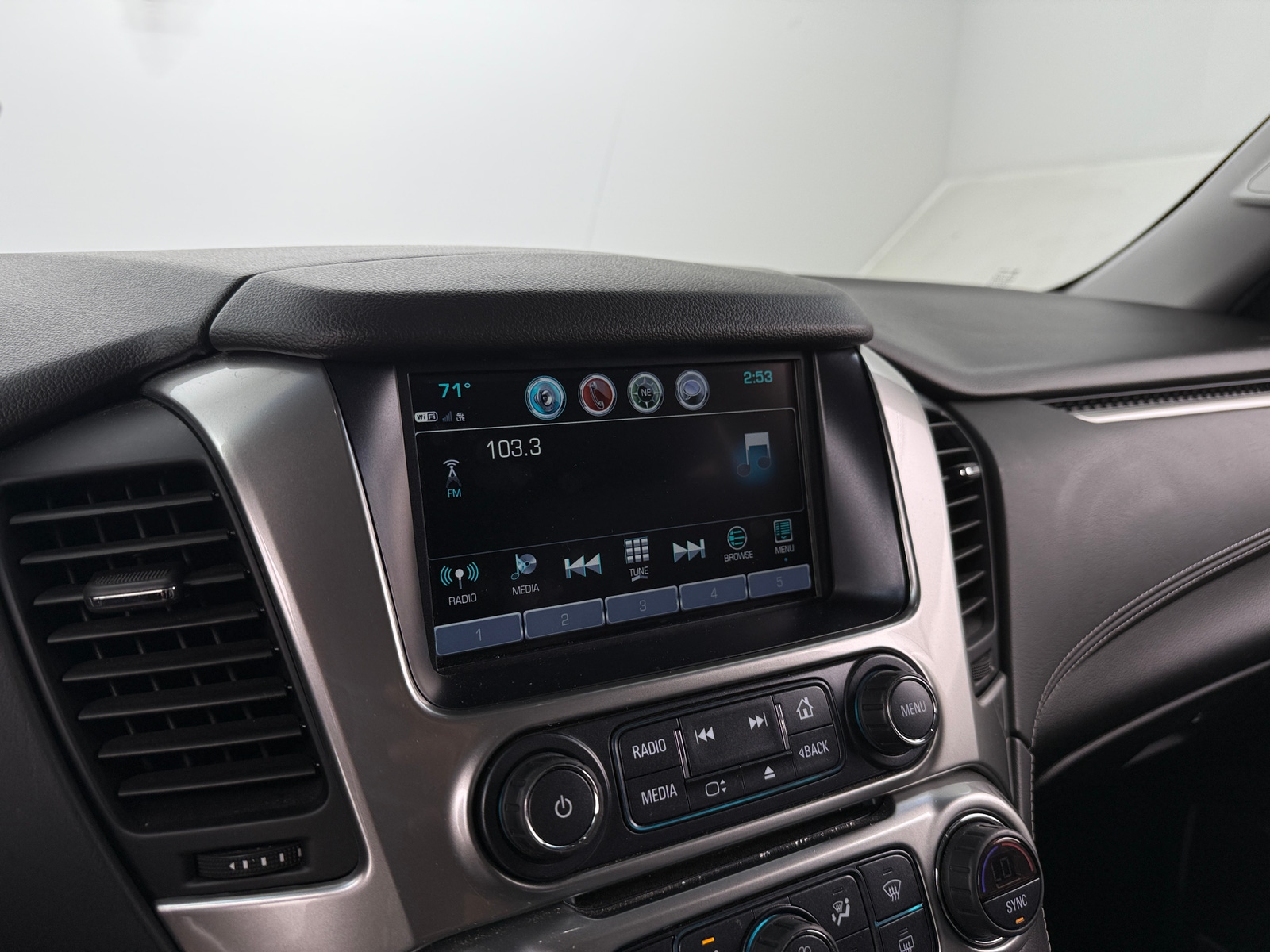 Thumbnail: 2019 Chevrolet Tahoe - 3