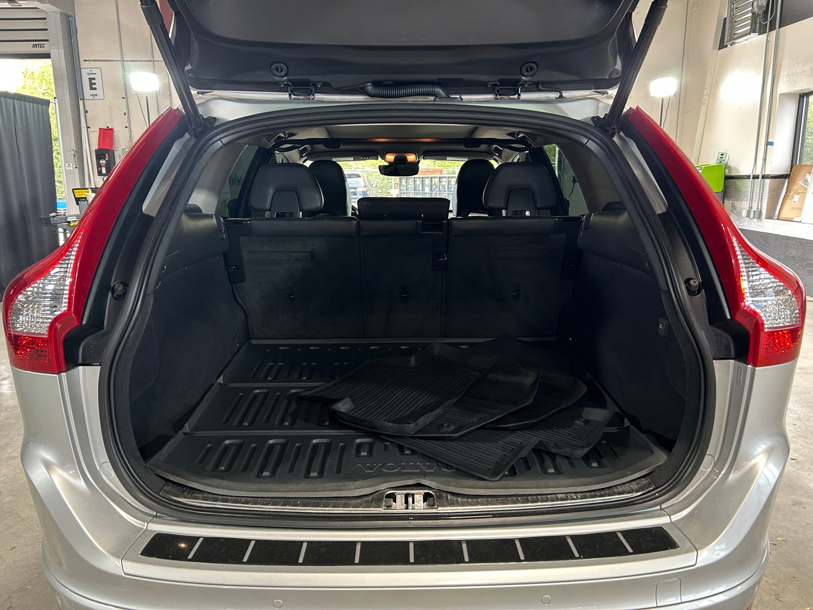 Thumbnail: 2017 Volvo XC60 - 6