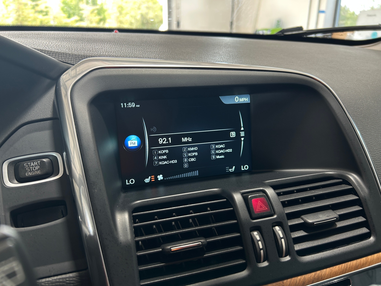 Thumbnail: 2017 Volvo XC60 - 3