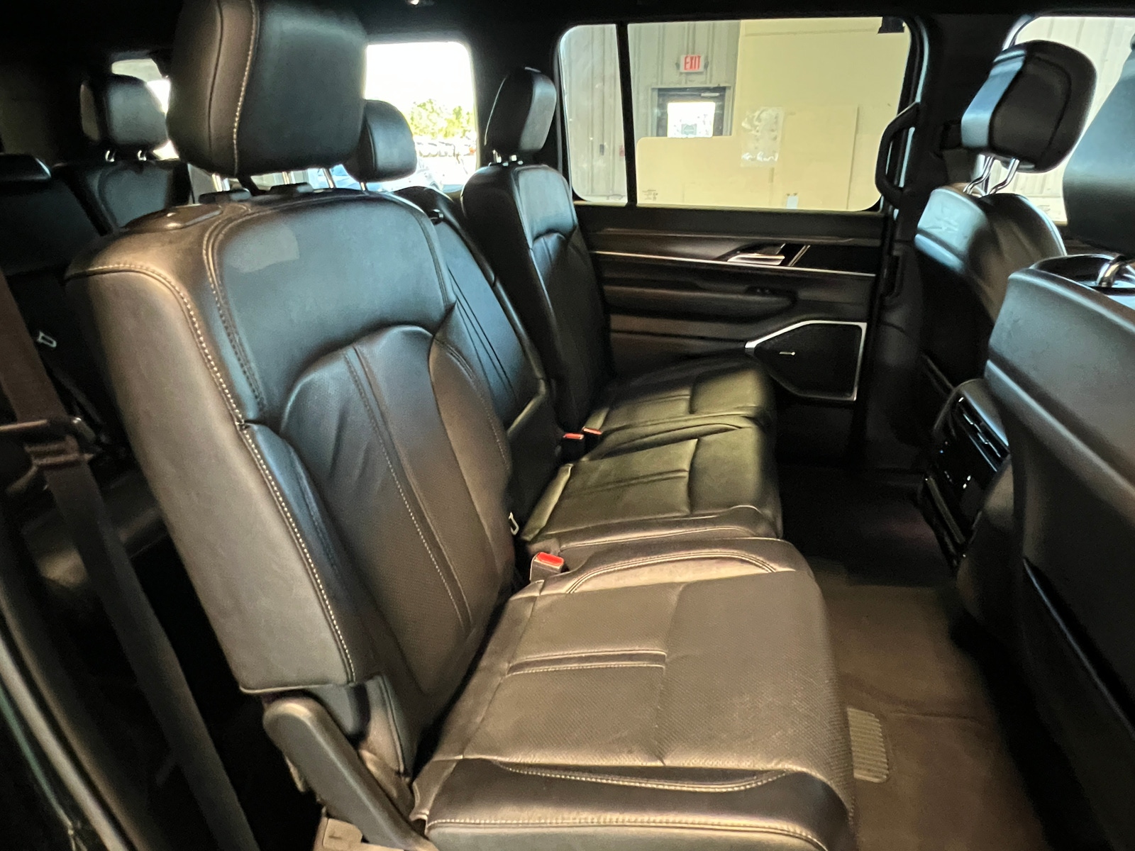 Thumbnail: 2023 Jeep Wagoneer - 5