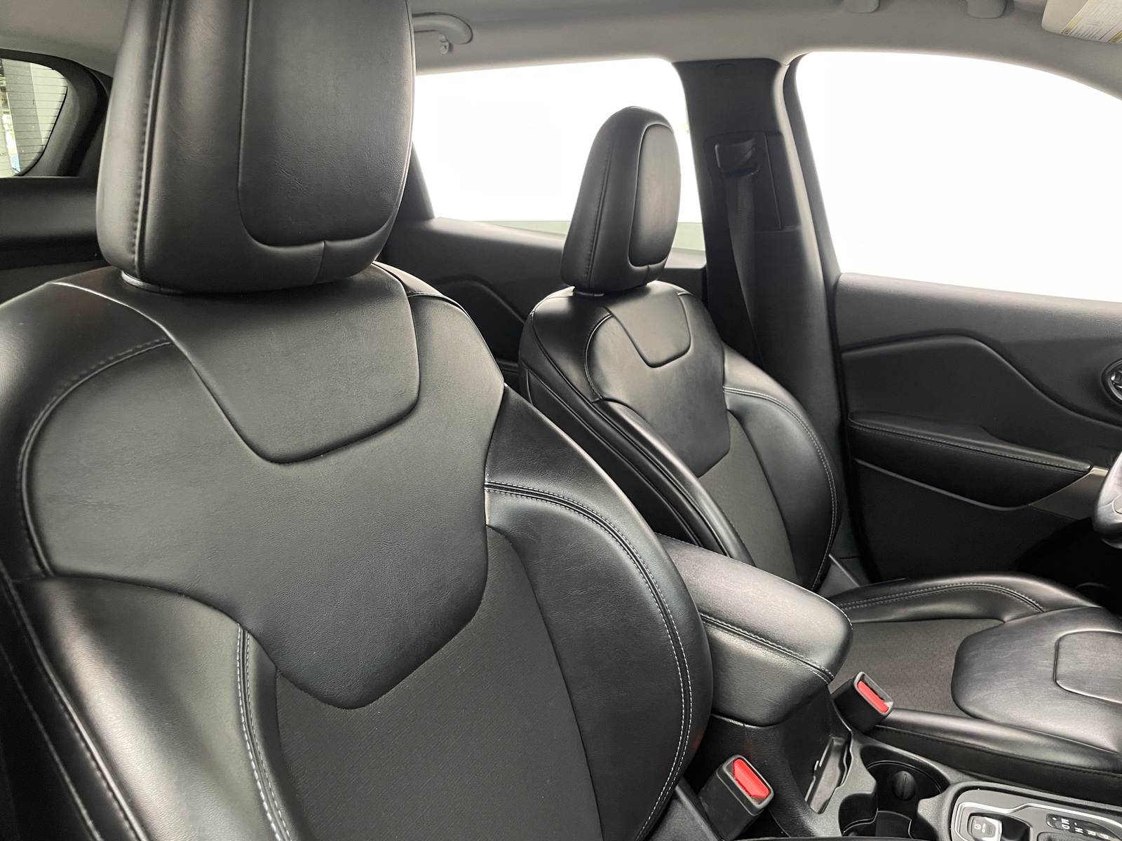 Thumbnail: 2020 Jeep Cherokee - 2