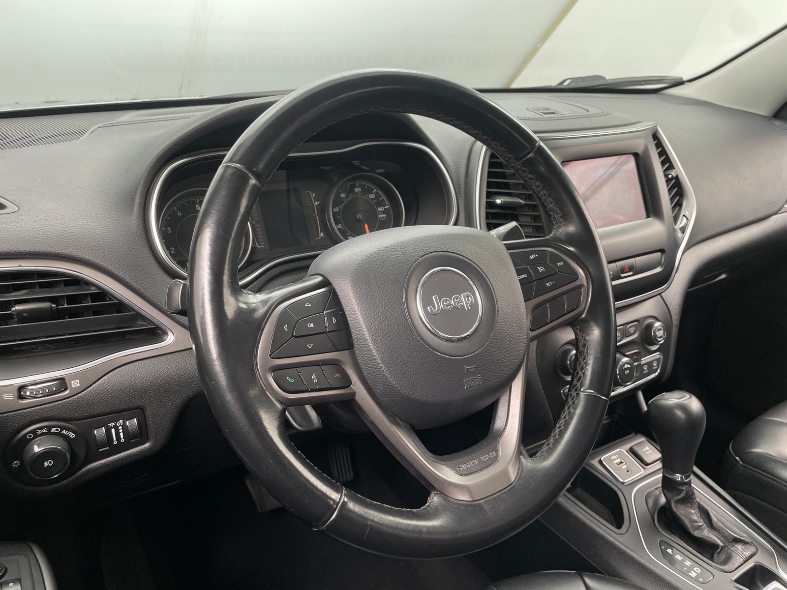 Thumbnail: 2020 Jeep Cherokee - 5