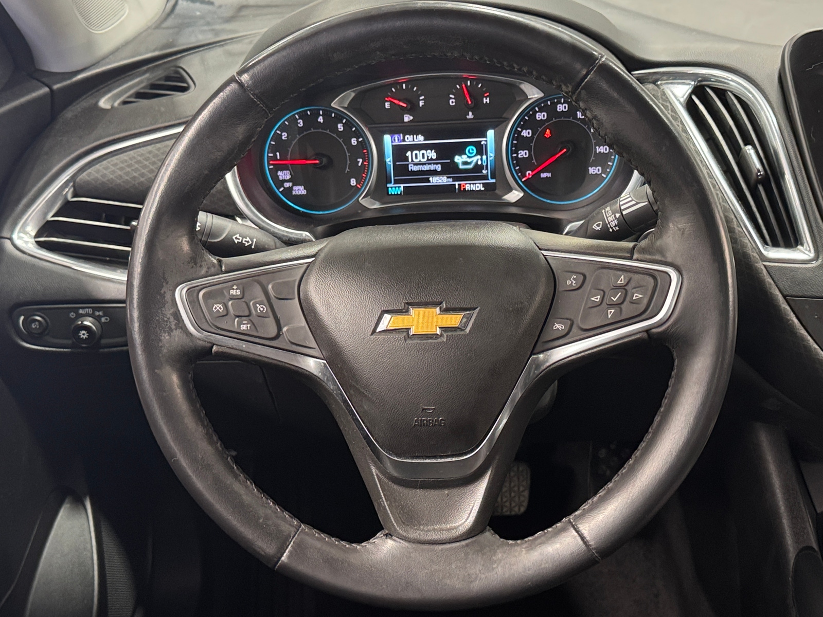 Thumbnail: 2018 Chevrolet Malibu - 3