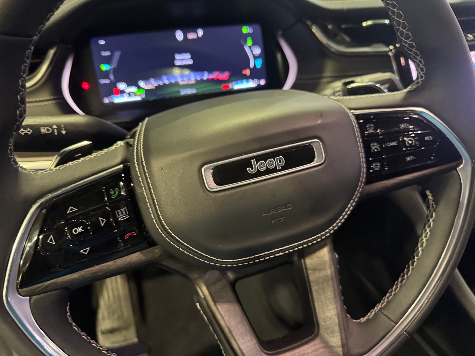 Thumbnail: 2023 Jeep Grand Cherokee - 4