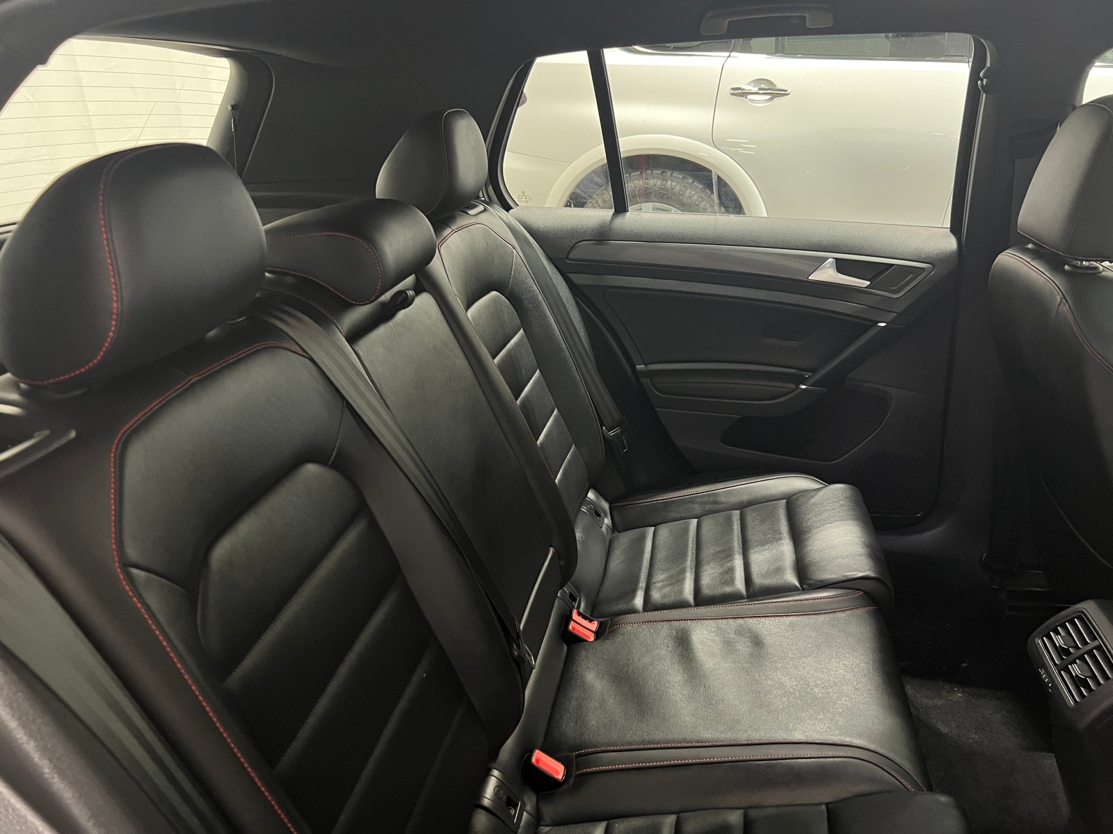 Thumbnail: 2019 Volkswagen Golf - 6
