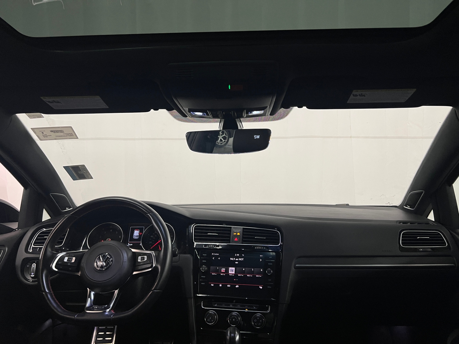 Thumbnail: 2019 Volkswagen Golf - 3