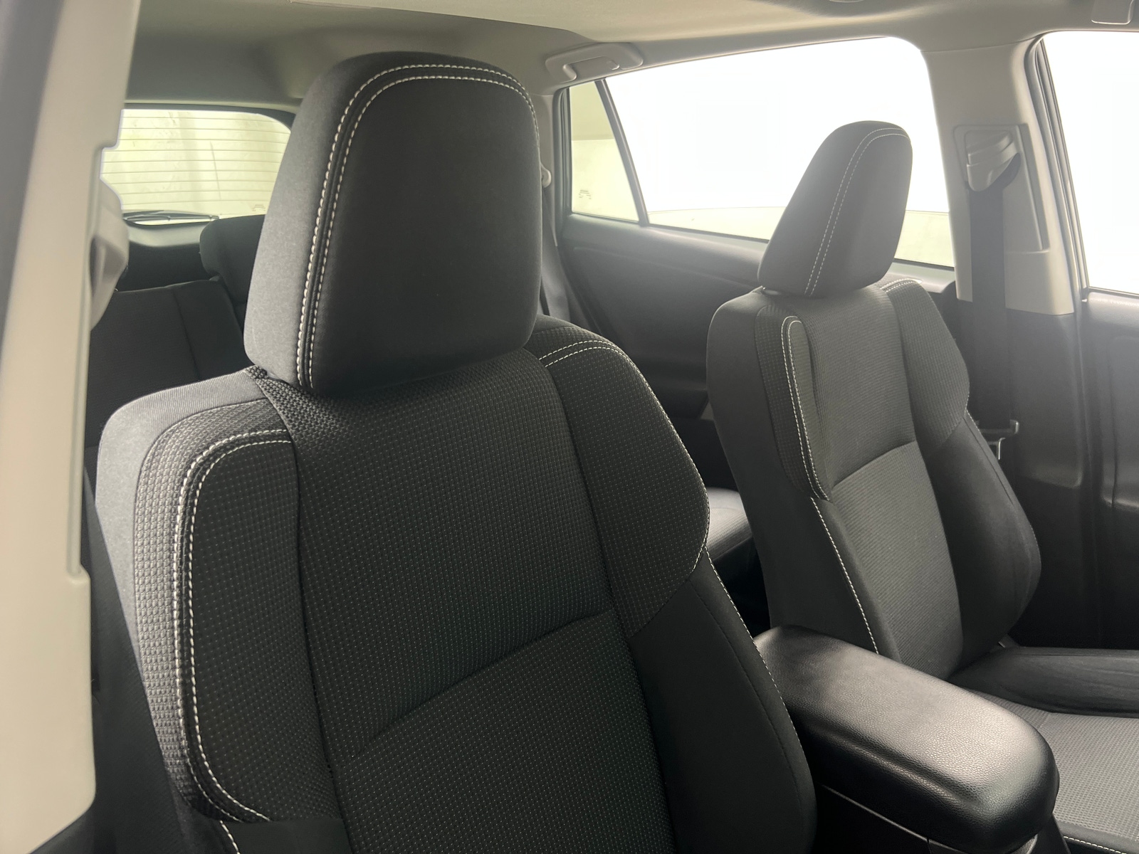 Thumbnail: 2018 Toyota RAV4 - 2