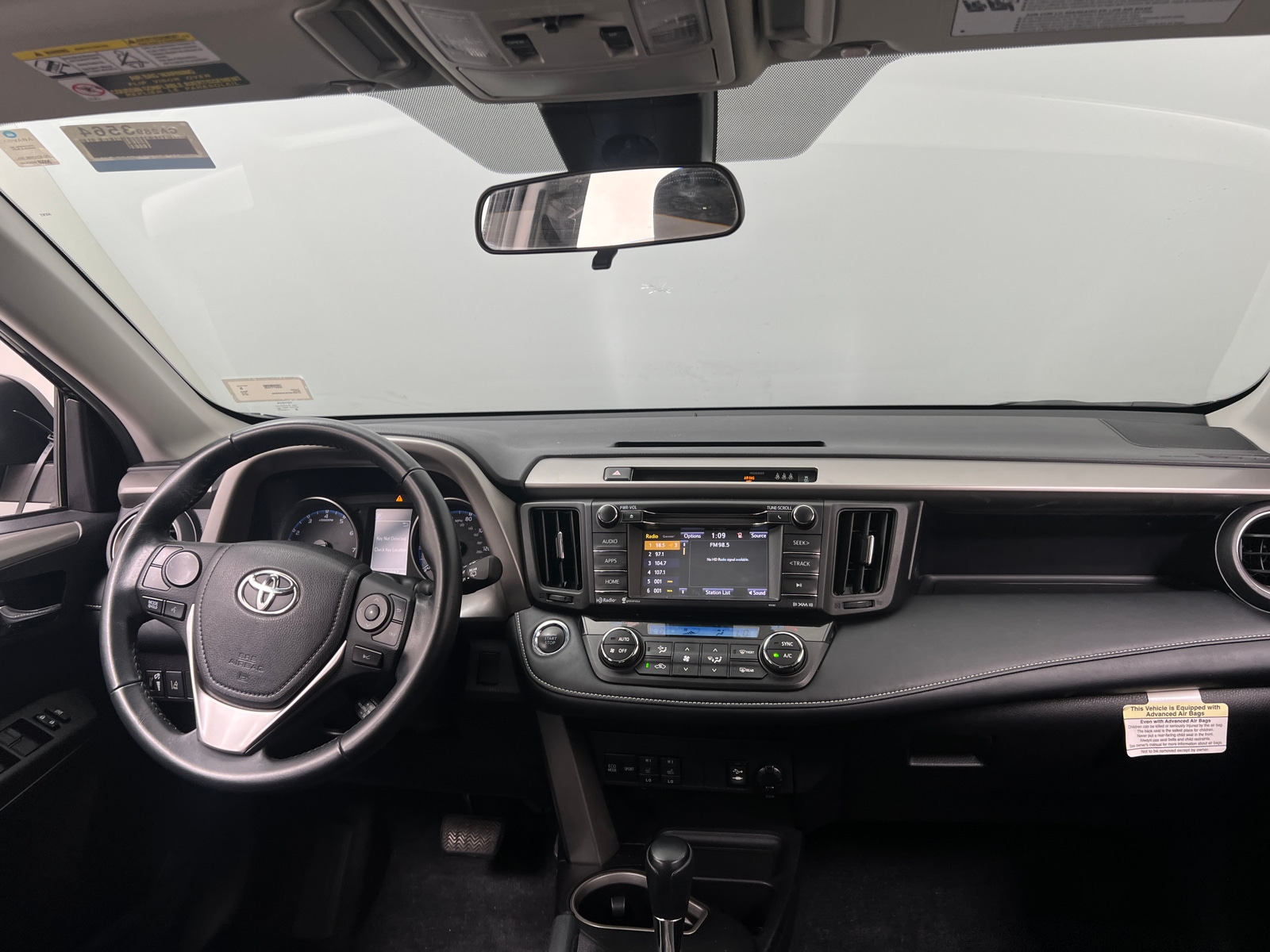 Thumbnail: 2018 Toyota RAV4 - 3