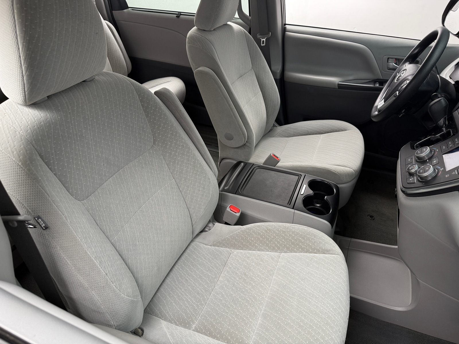 Thumbnail: 2017 Toyota Sienna - 2