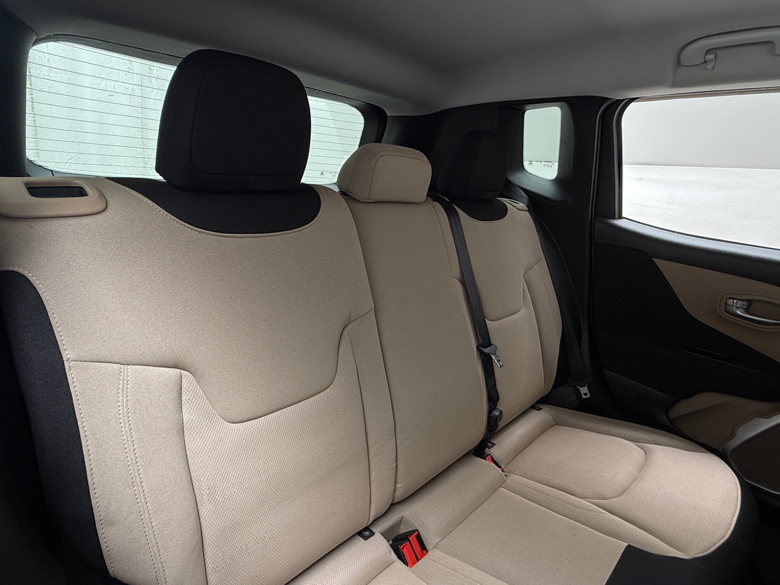 Thumbnail: 2016 Jeep Renegade - 6