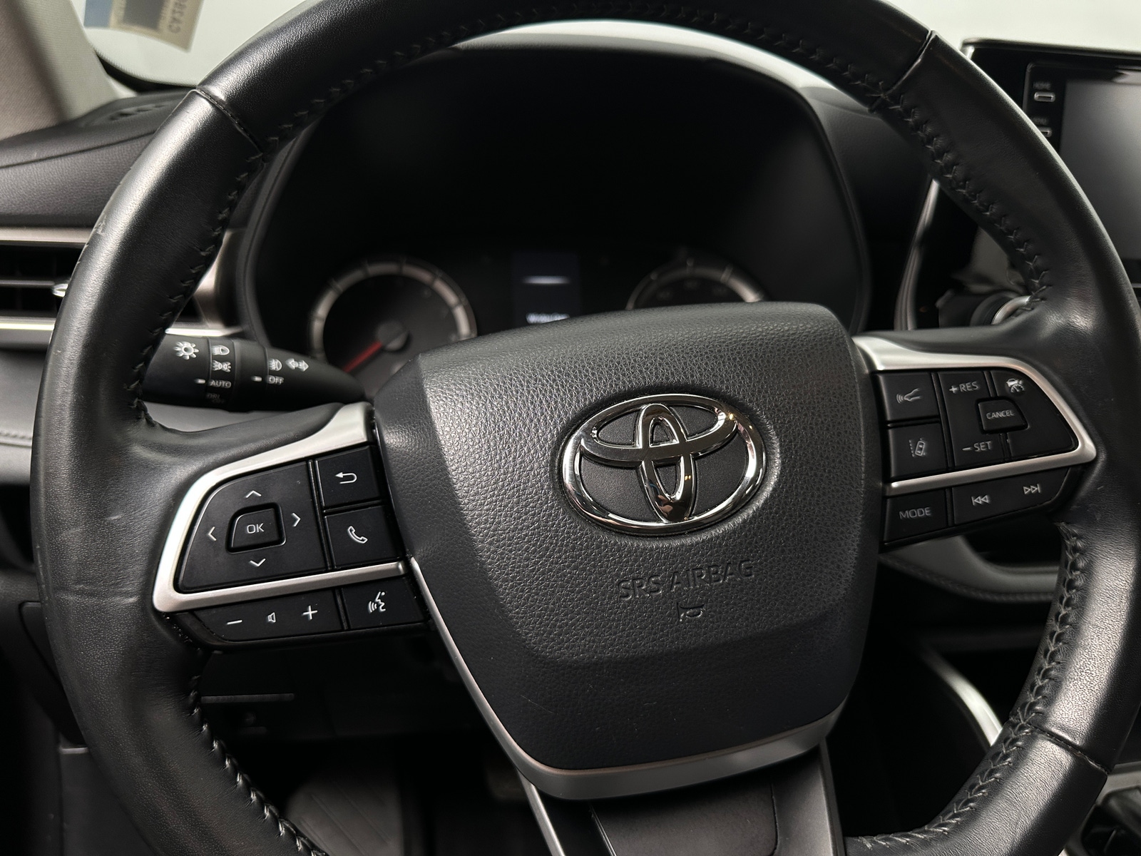 Thumbnail: 2022 Toyota Highlander - 5