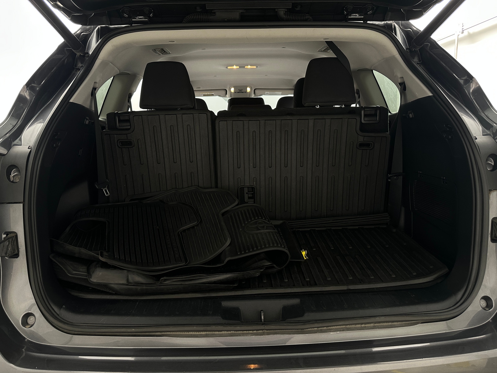 Thumbnail: 2022 Toyota Highlander - 7