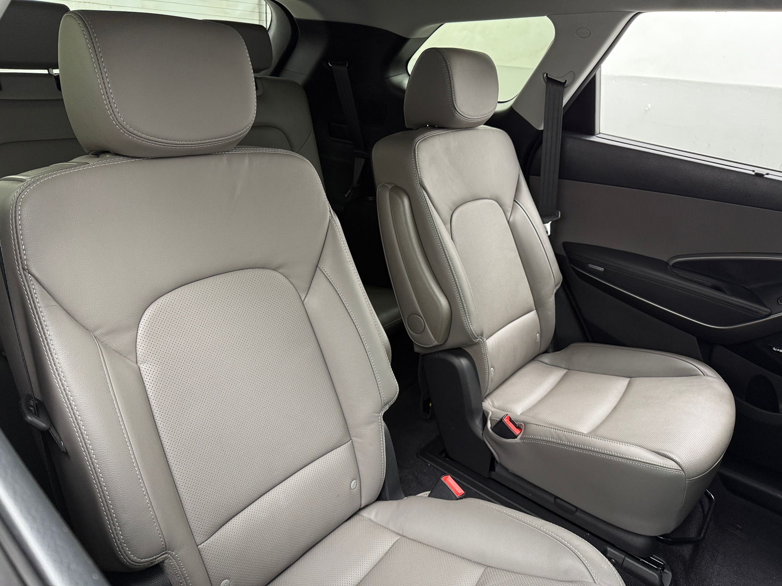 Thumbnail: 2016 Hyundai Santa Fe - 5