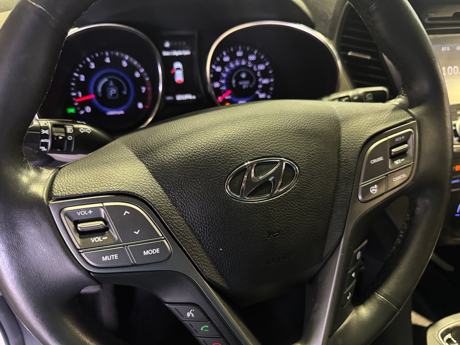 Thumbnail: 2016 Hyundai Santa Fe - 4