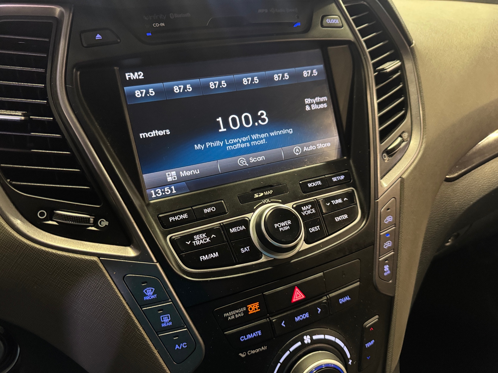 Thumbnail: 2016 Hyundai Santa Fe - 3