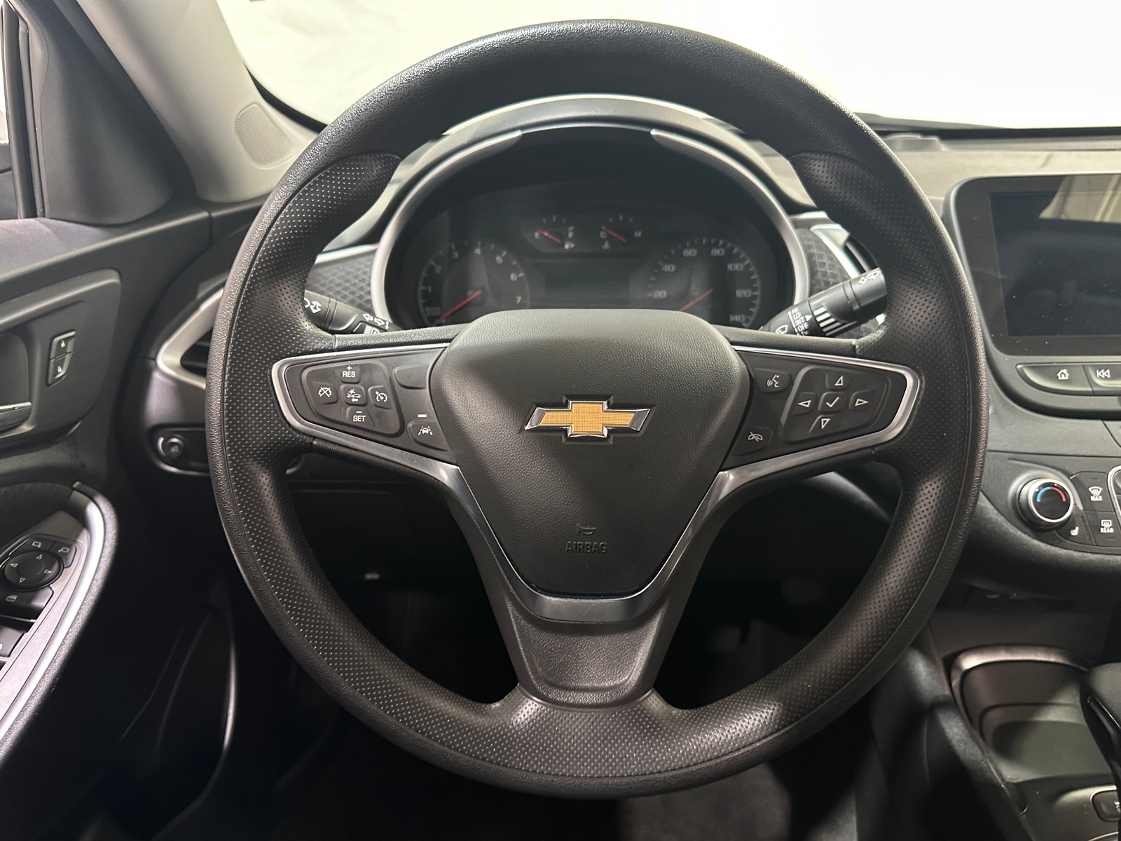 Thumbnail: 2024 Chevrolet Malibu - 5